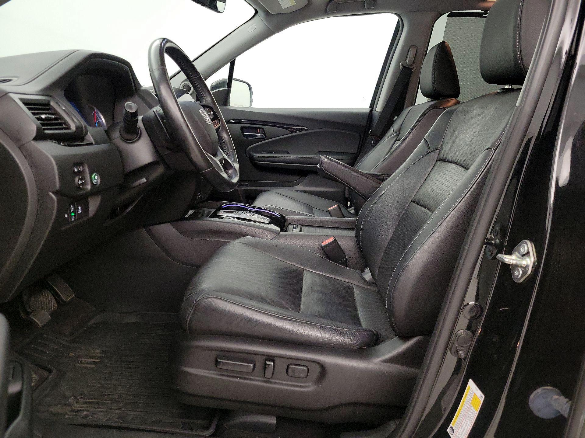 Thumbnail: 2019 Honda Pilot - 11