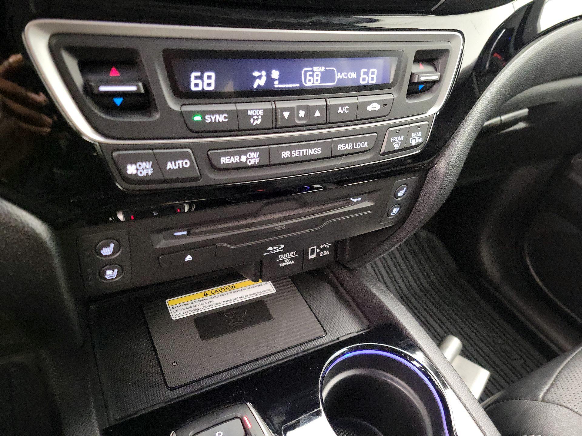 Thumbnail: 2019 Honda Pilot - 16