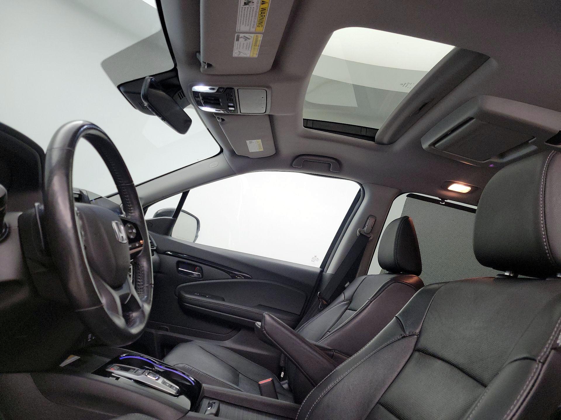 Thumbnail: 2019 Honda Pilot - 19