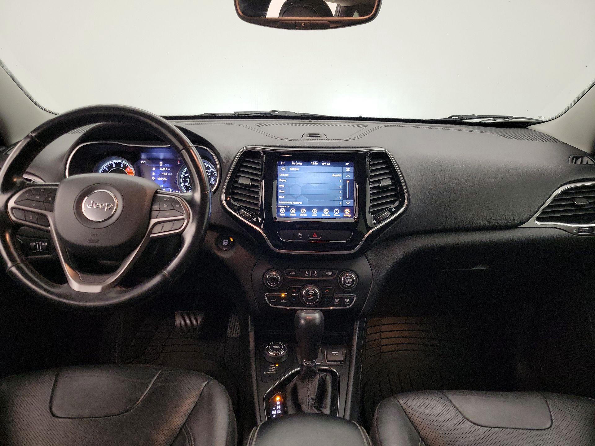 Thumbnail: 2020 Jeep Cherokee - 9