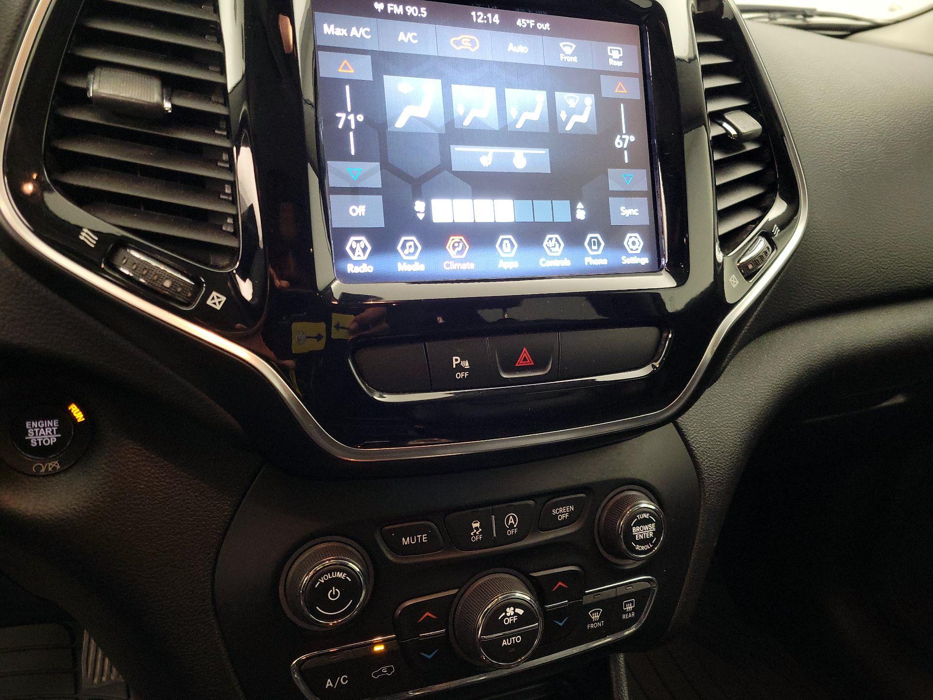 Thumbnail: 2020 Jeep Cherokee - 16