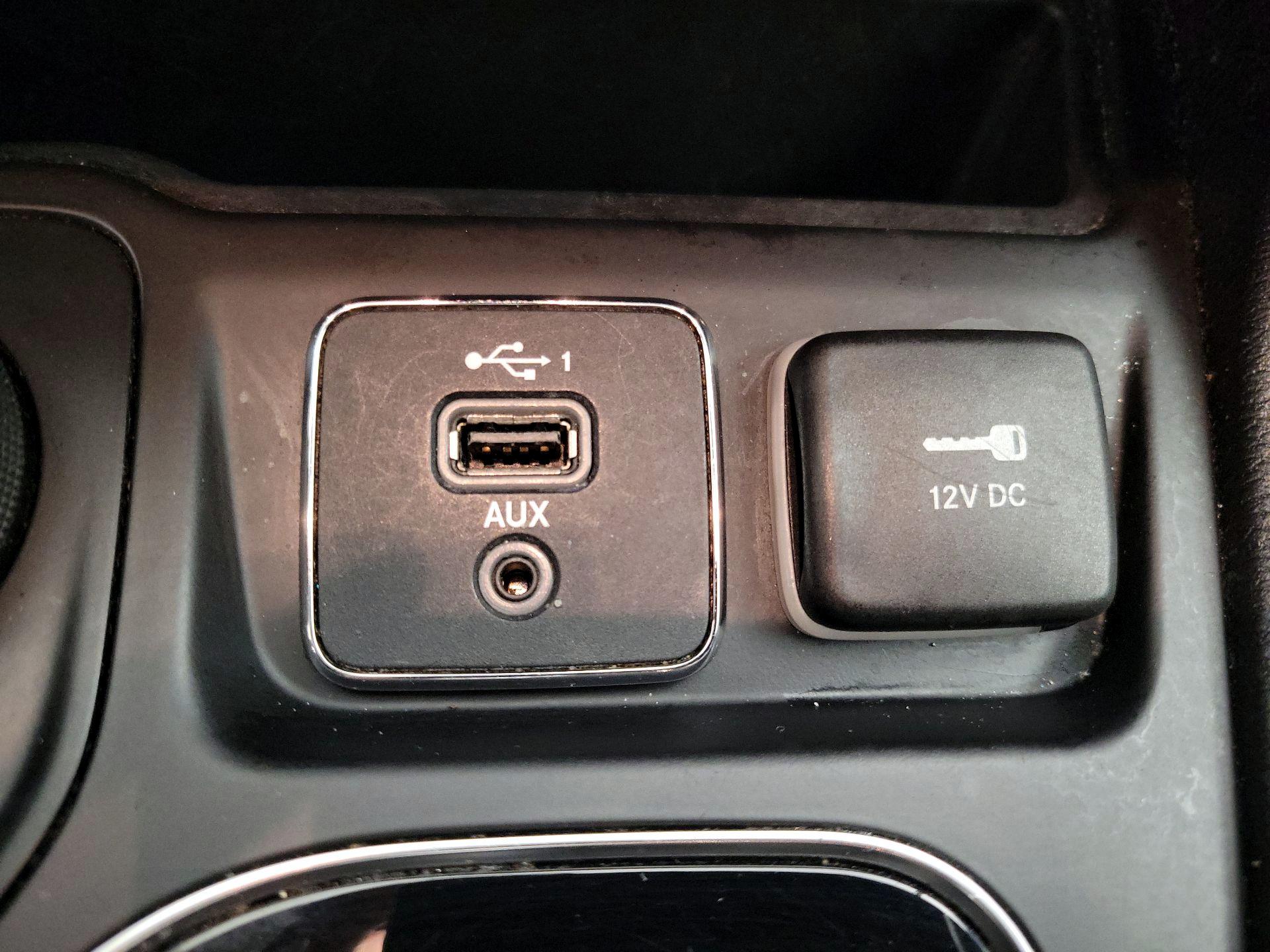 Thumbnail: 2020 Jeep Cherokee - 18