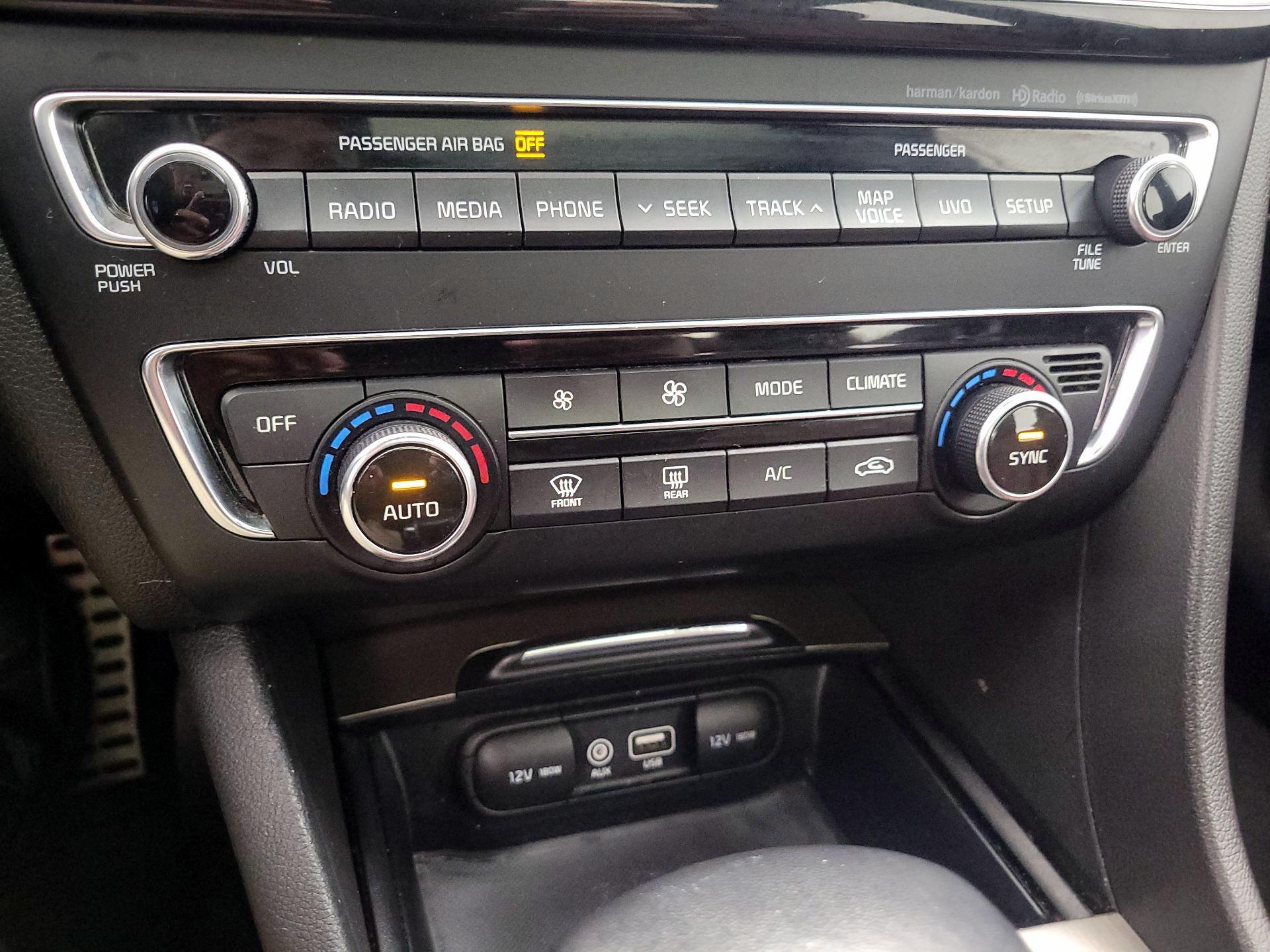 Thumbnail: 2016 Kia Optima - 16