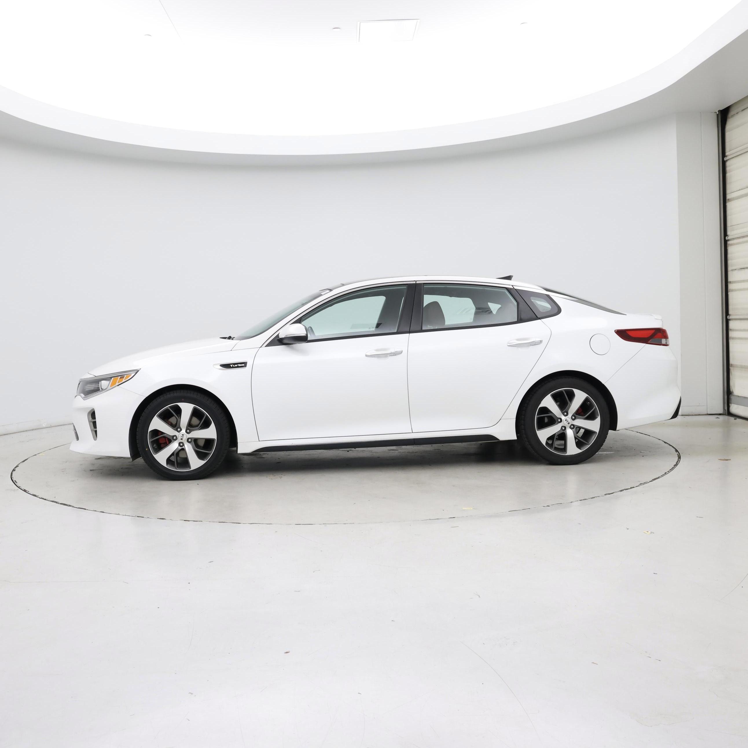 Thumbnail: 2016 Kia Optima - 3