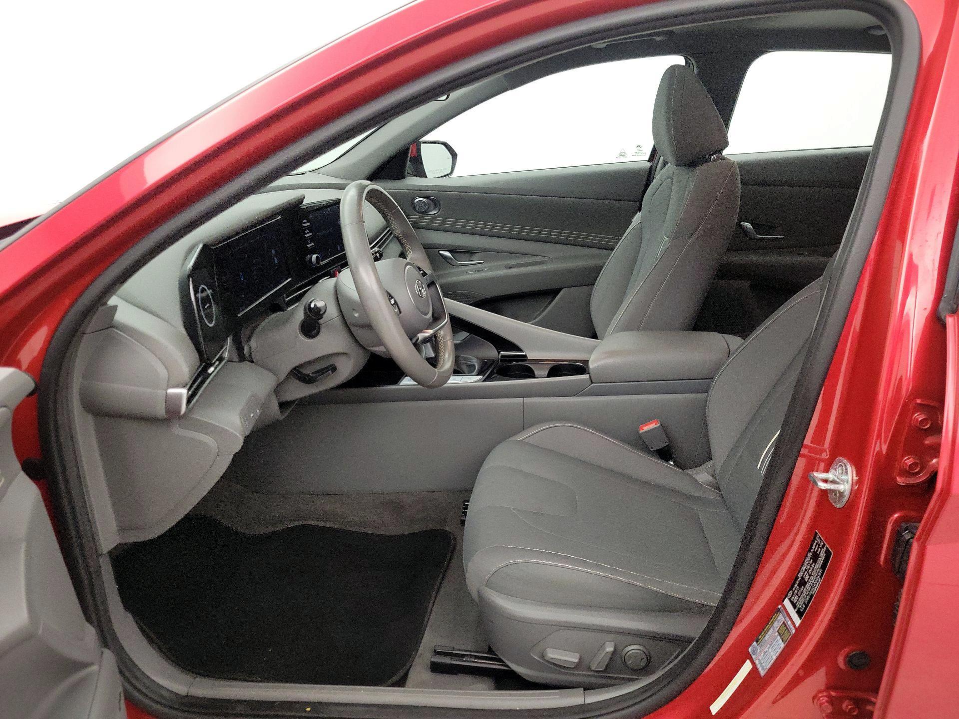 Thumbnail: 2022 Hyundai Elantra - 11