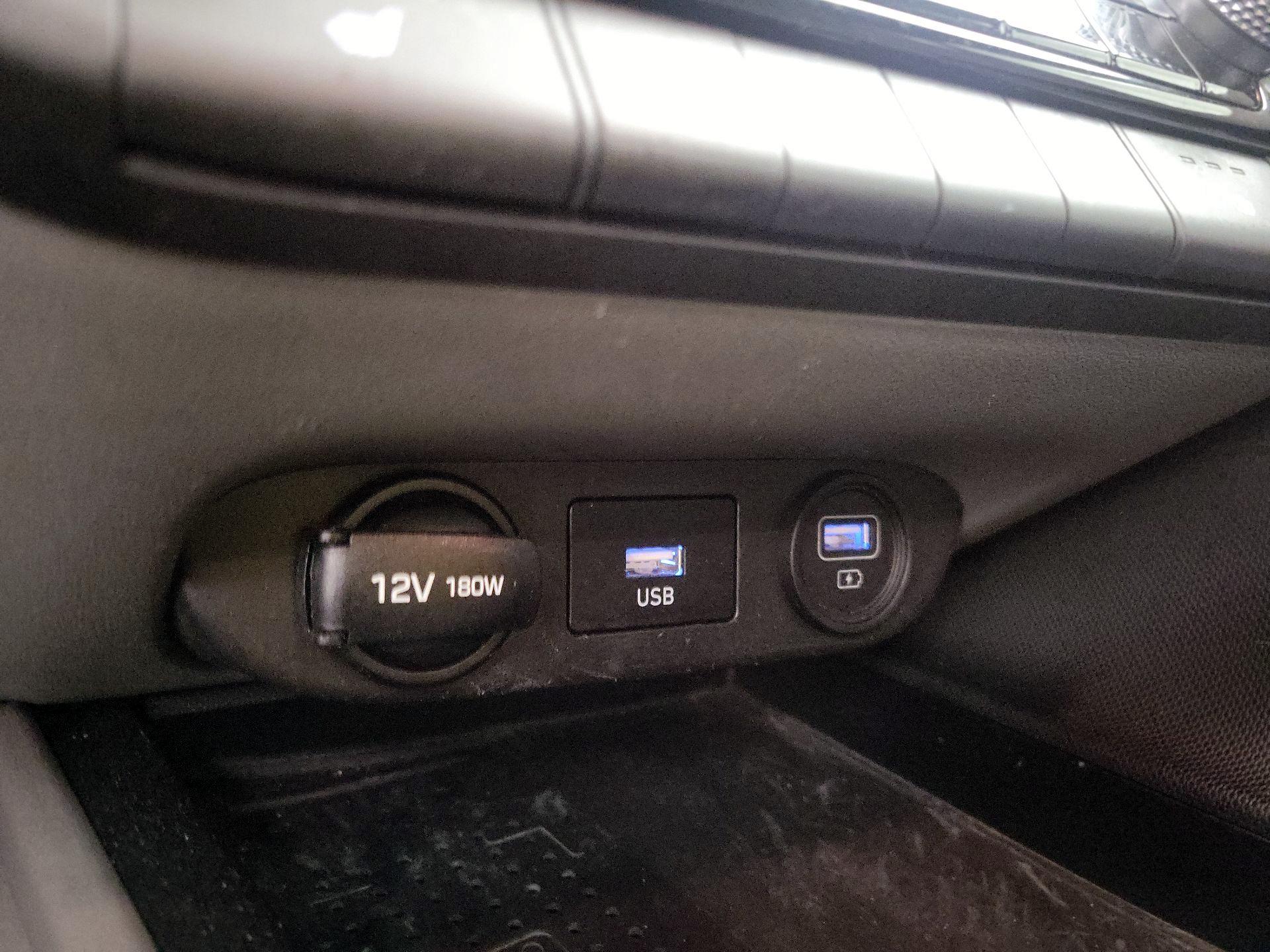 Thumbnail: 2022 Hyundai Elantra - 18