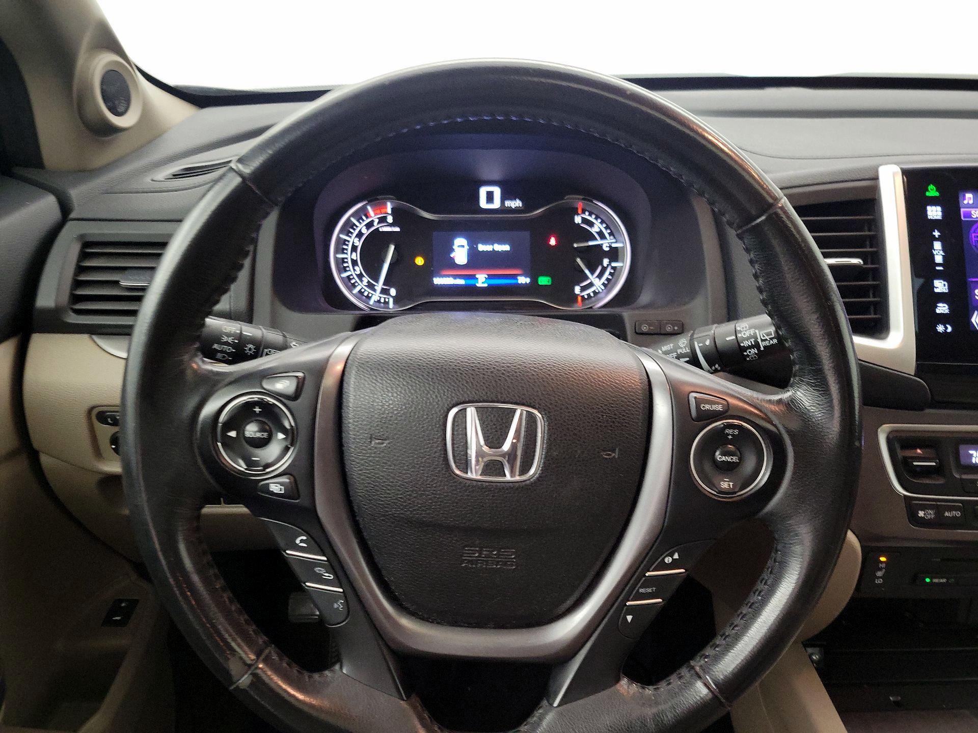 Thumbnail: 2016 Honda Pilot - 10