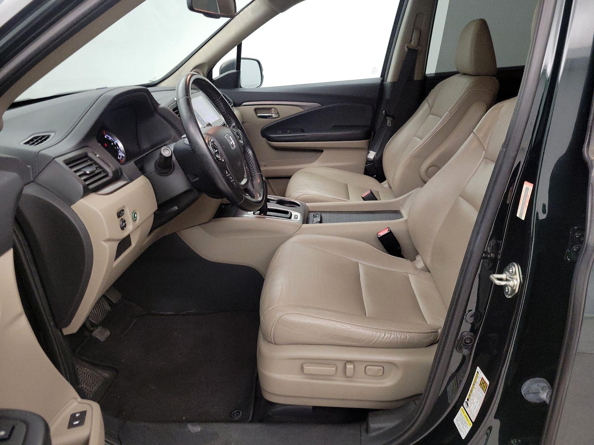 Thumbnail: 2016 Honda Pilot - 11