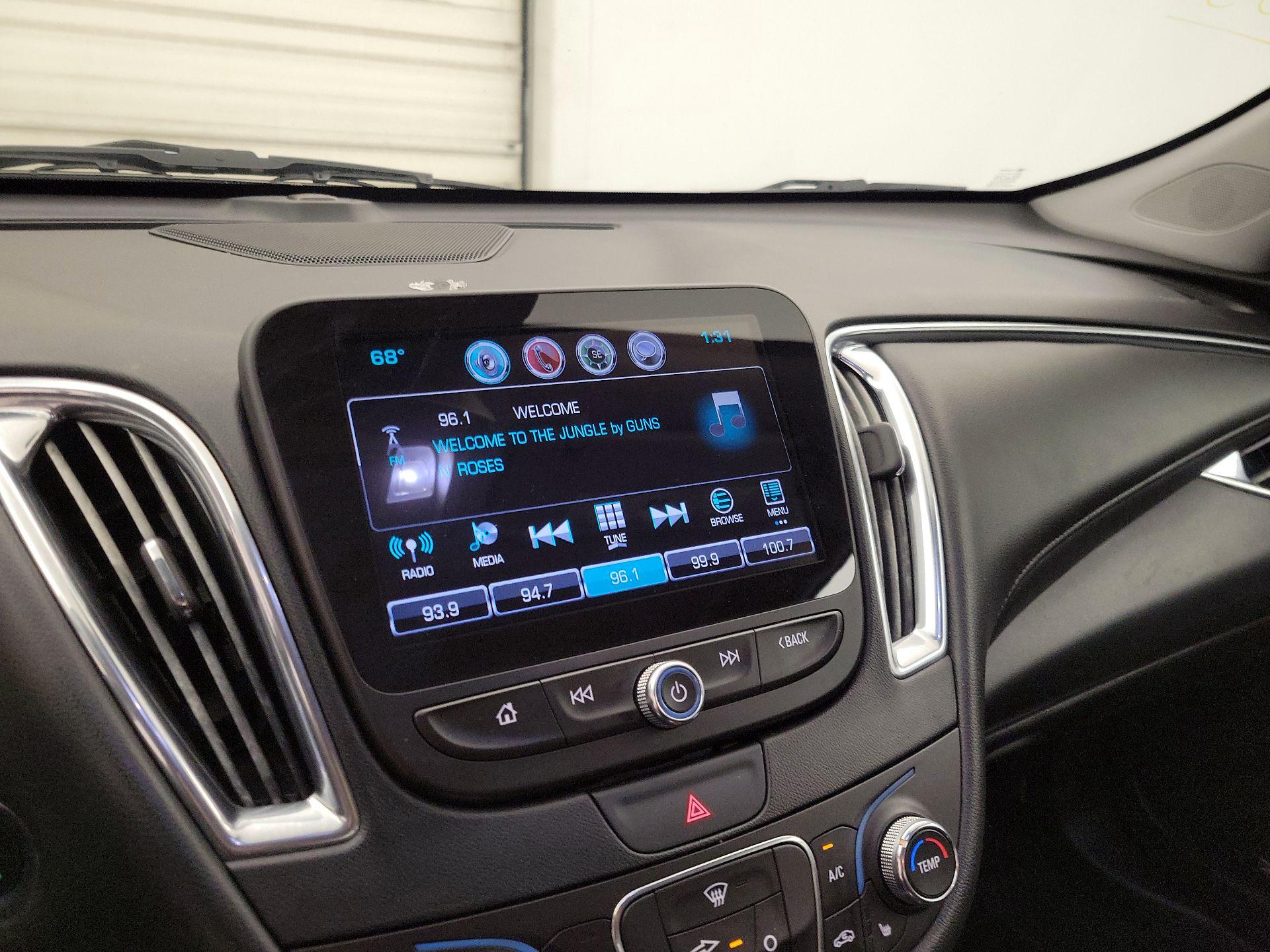 Thumbnail: 2017 Chevrolet Malibu - 15