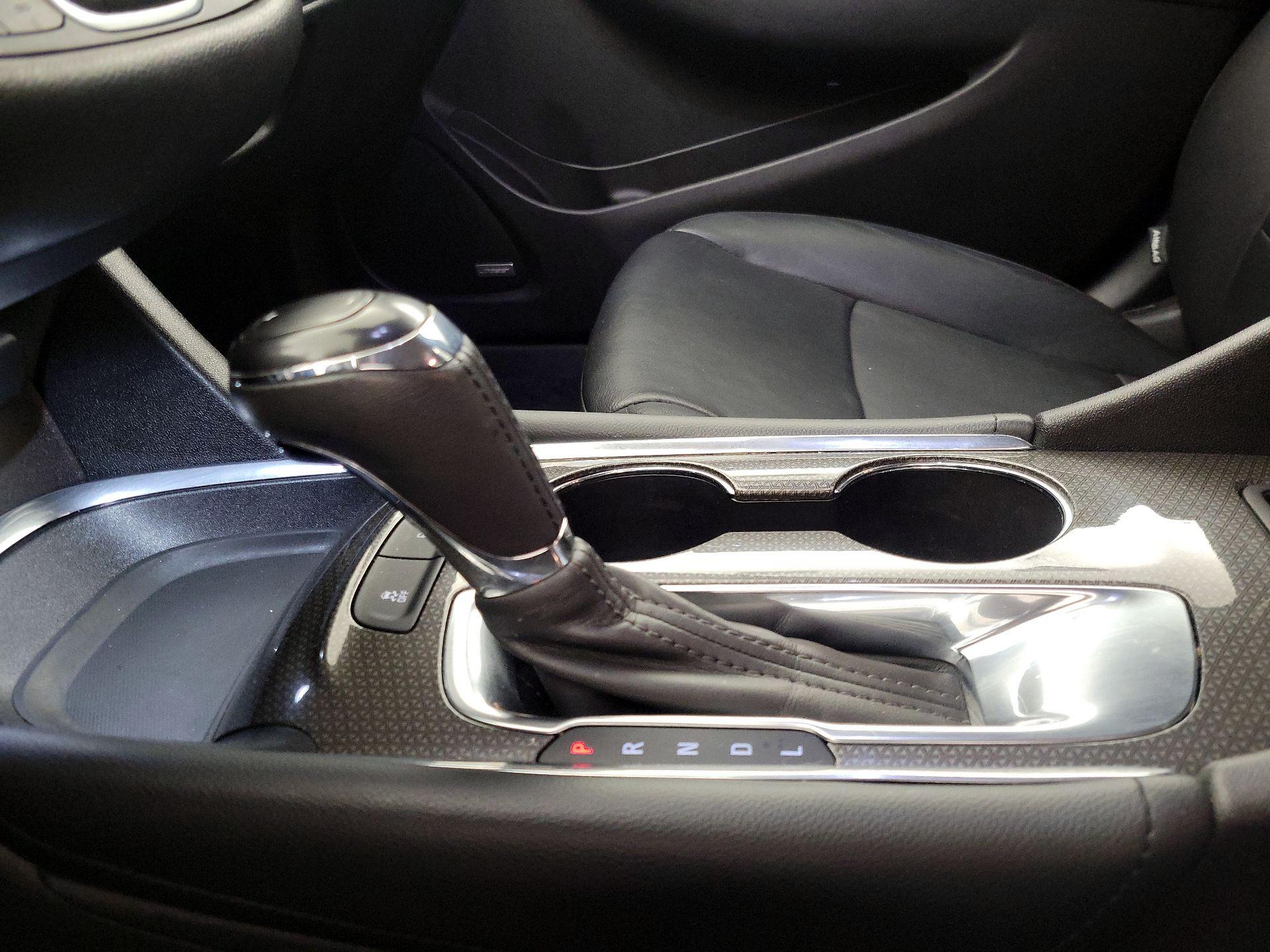 Thumbnail: 2017 Chevrolet Malibu - 17