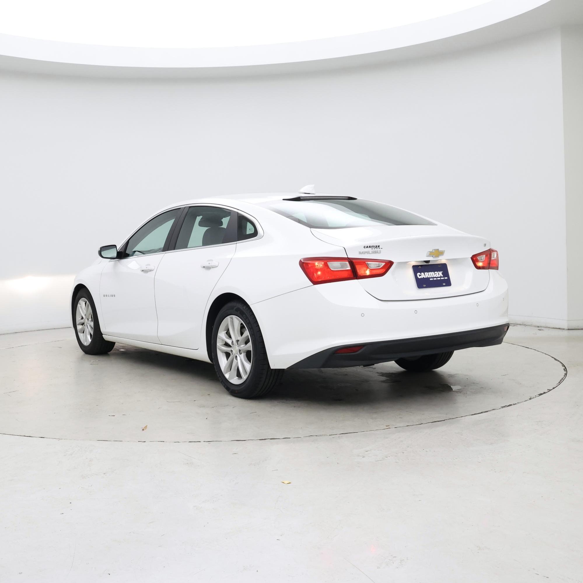 Thumbnail: 2017 Chevrolet Malibu - 2