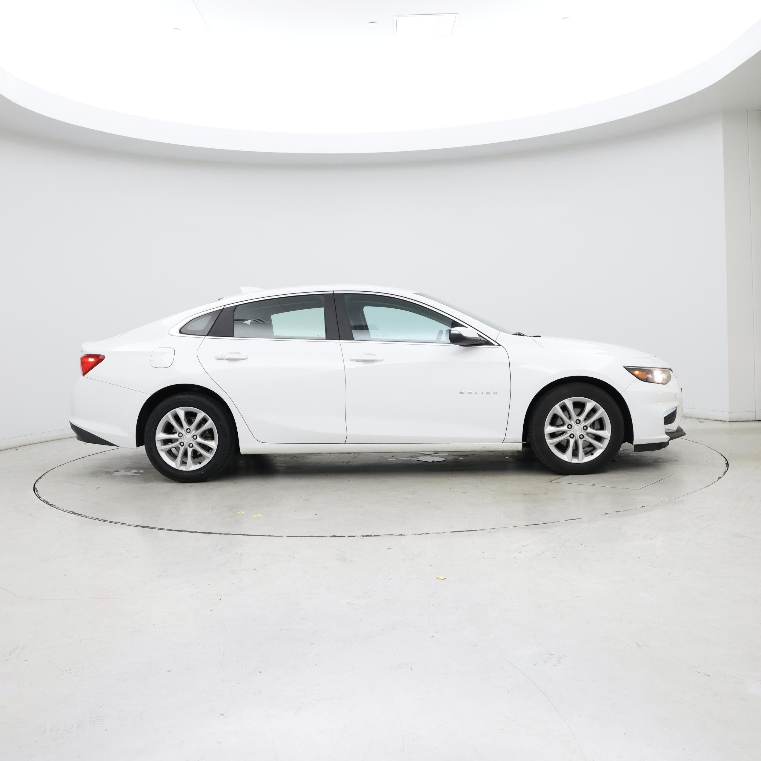 Thumbnail: 2017 Chevrolet Malibu - 7