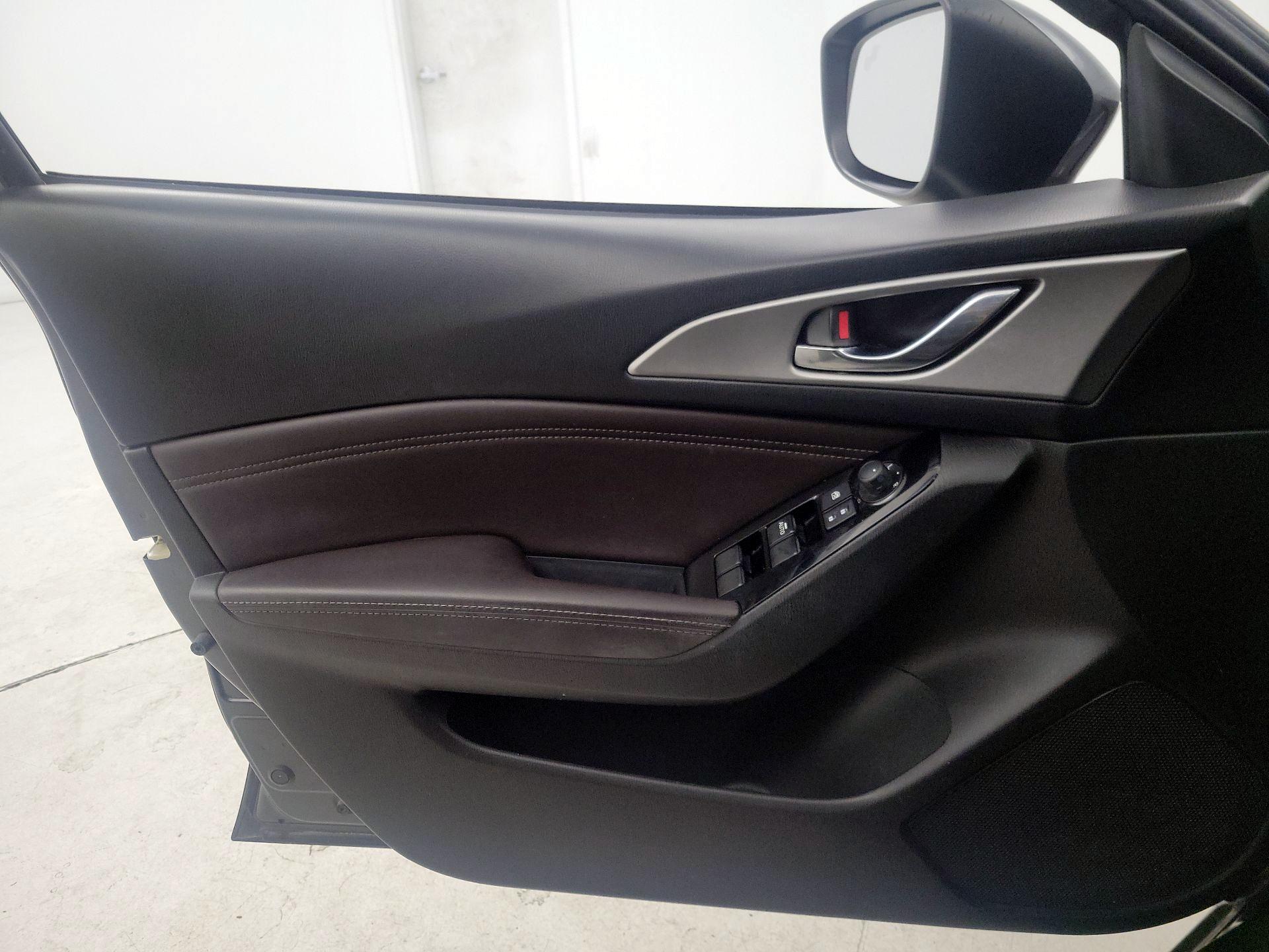 Thumbnail: 2018 Mazda Mazda3 - 12