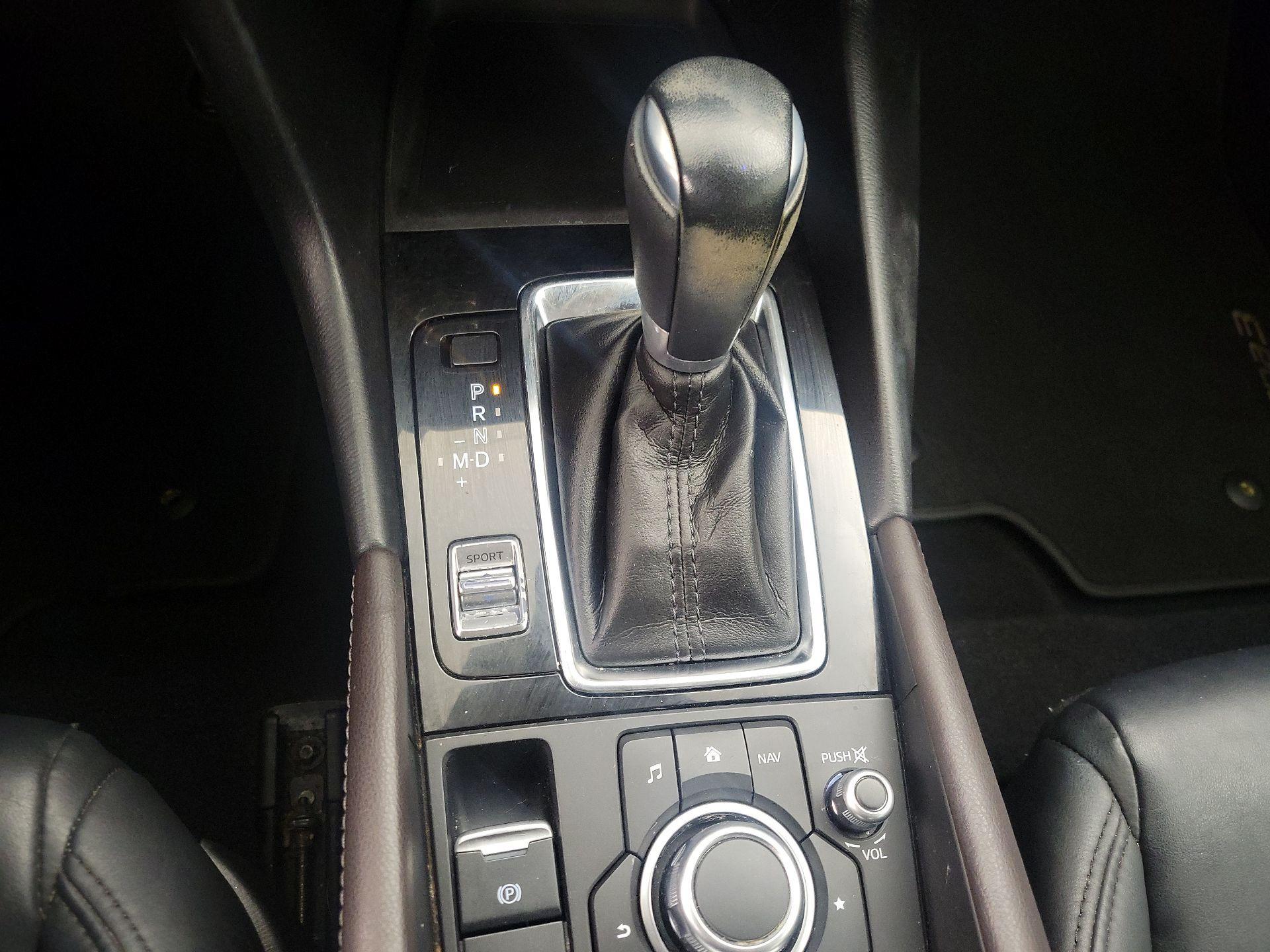 Thumbnail: 2018 Mazda Mazda3 - 17