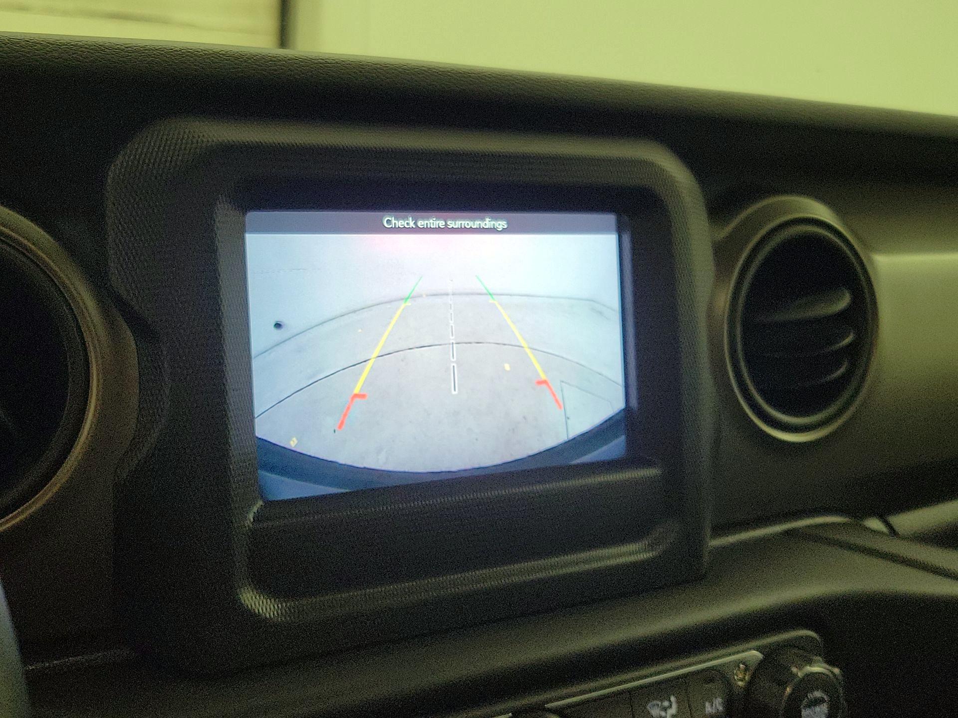 Thumbnail: 2019 Jeep Wrangler - 14