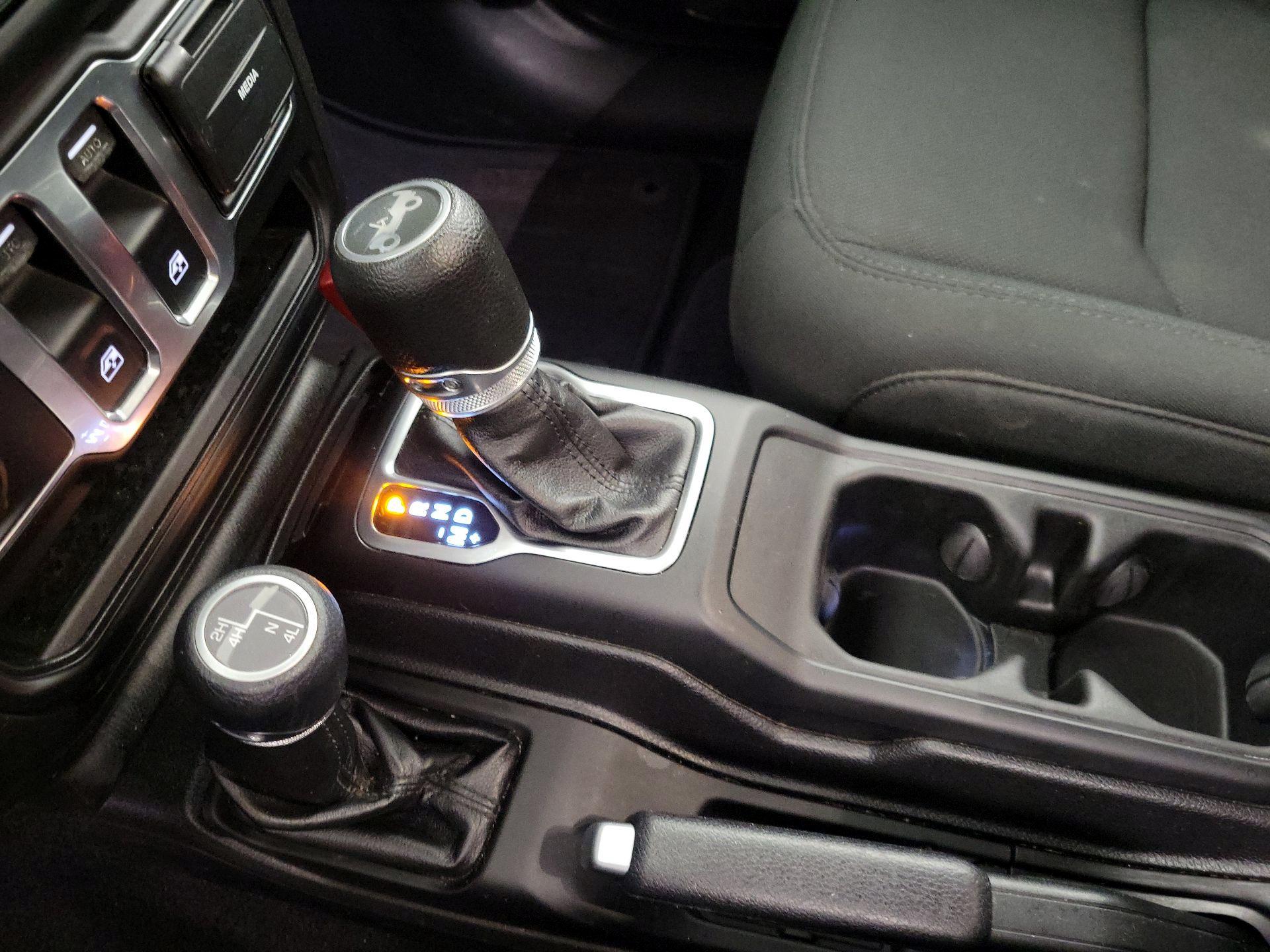 Thumbnail: 2019 Jeep Wrangler - 17