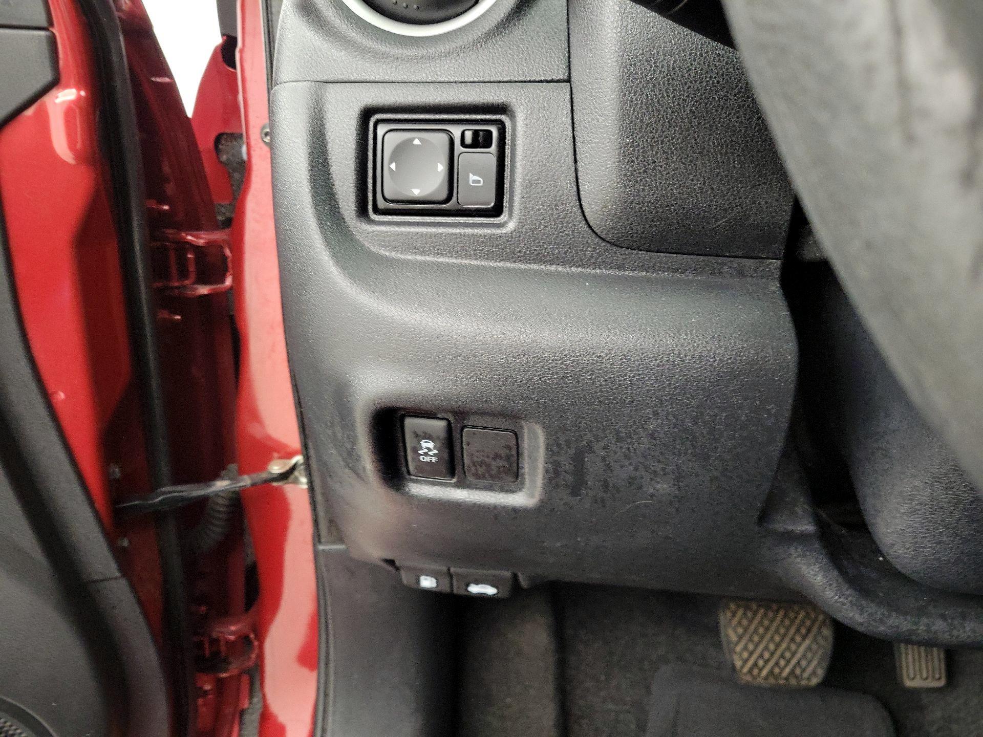 Thumbnail: 2017 Nissan Versa - 13