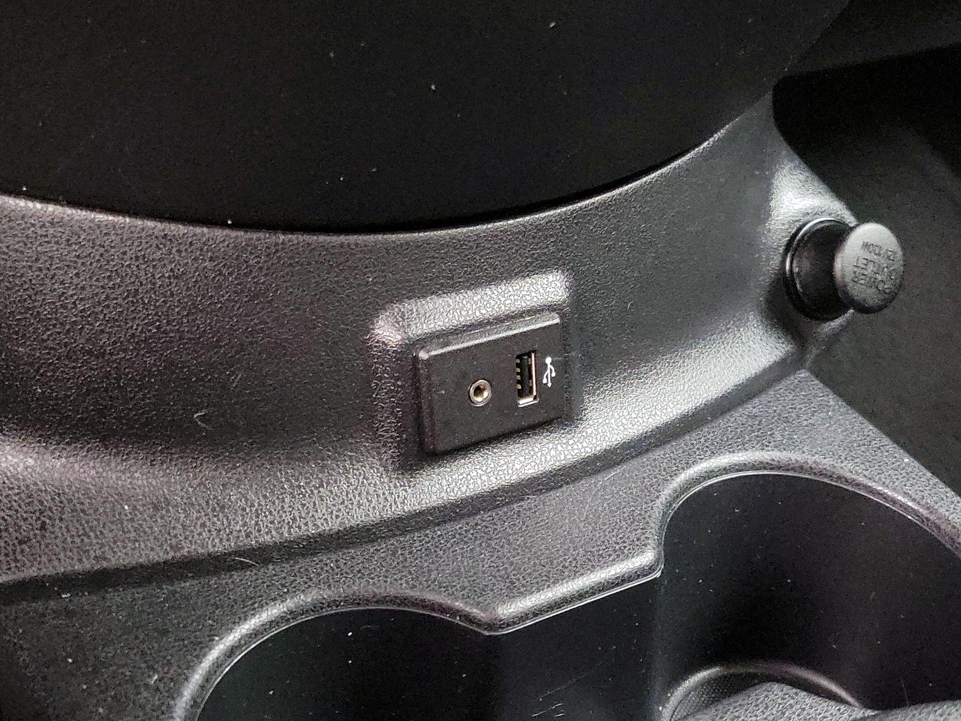 Thumbnail: 2017 Nissan Versa - 17