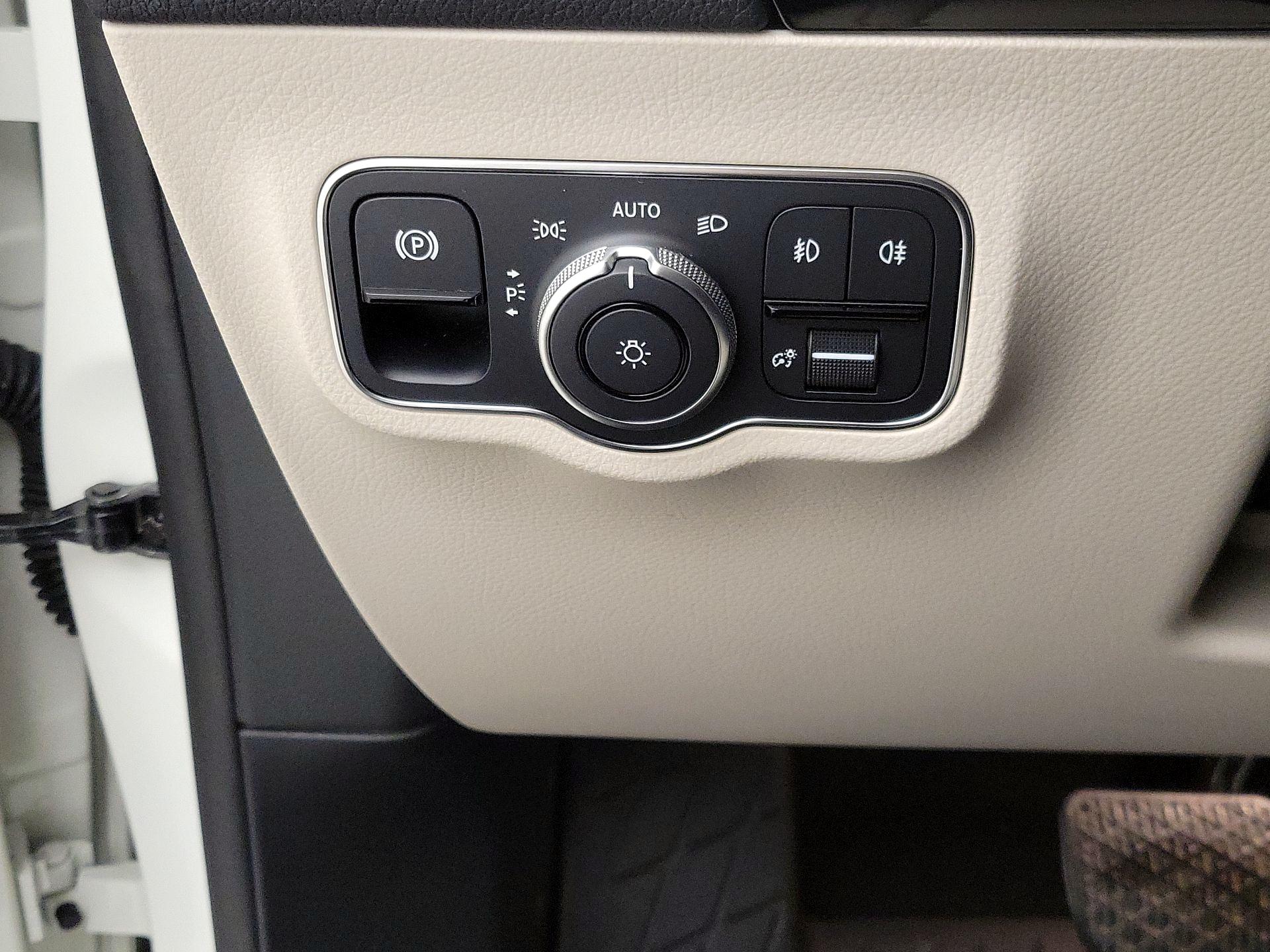 Thumbnail: 2023 Mercedes-Benz GLA - 13