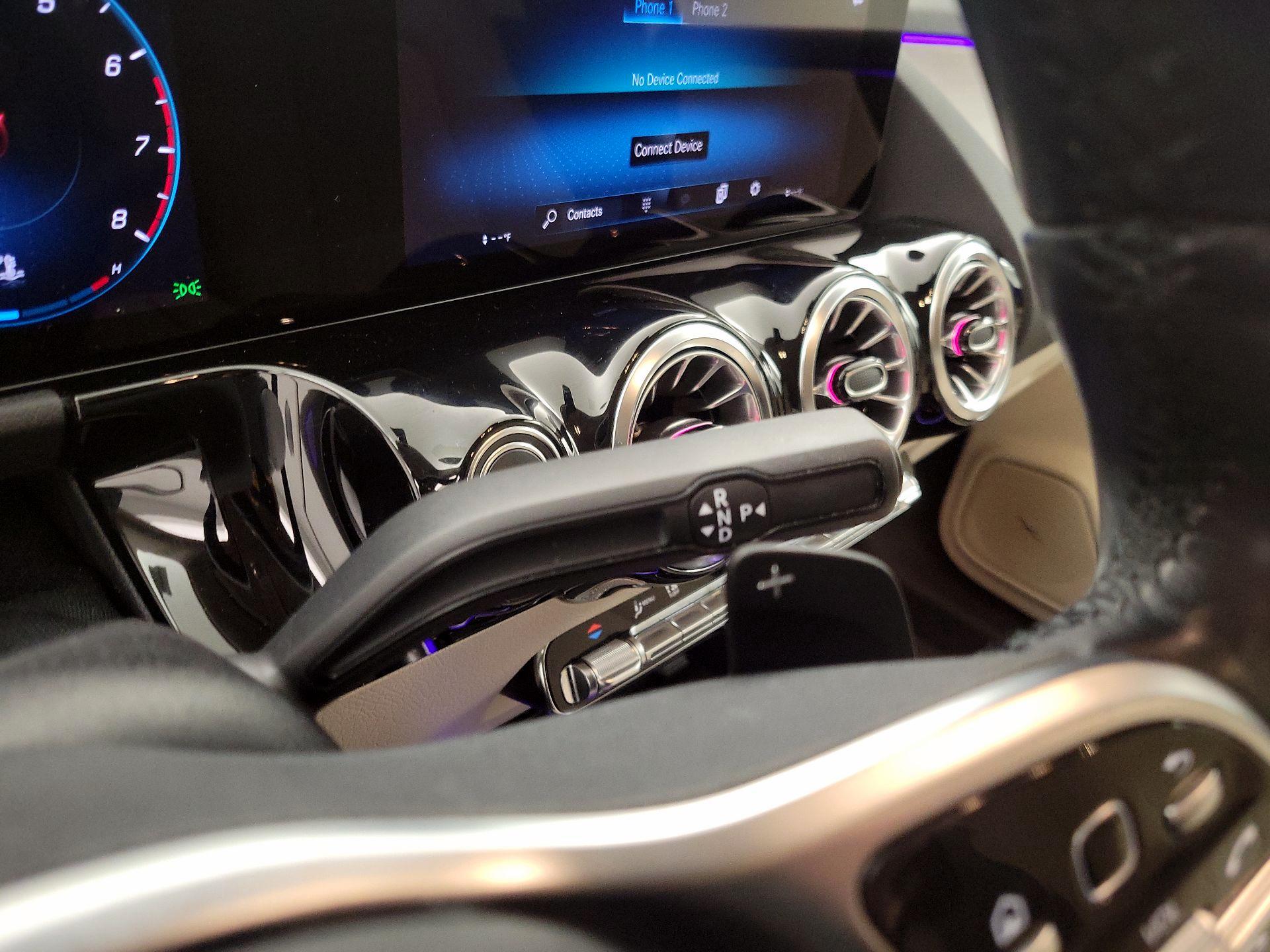 Thumbnail: 2023 Mercedes-Benz GLA - 17