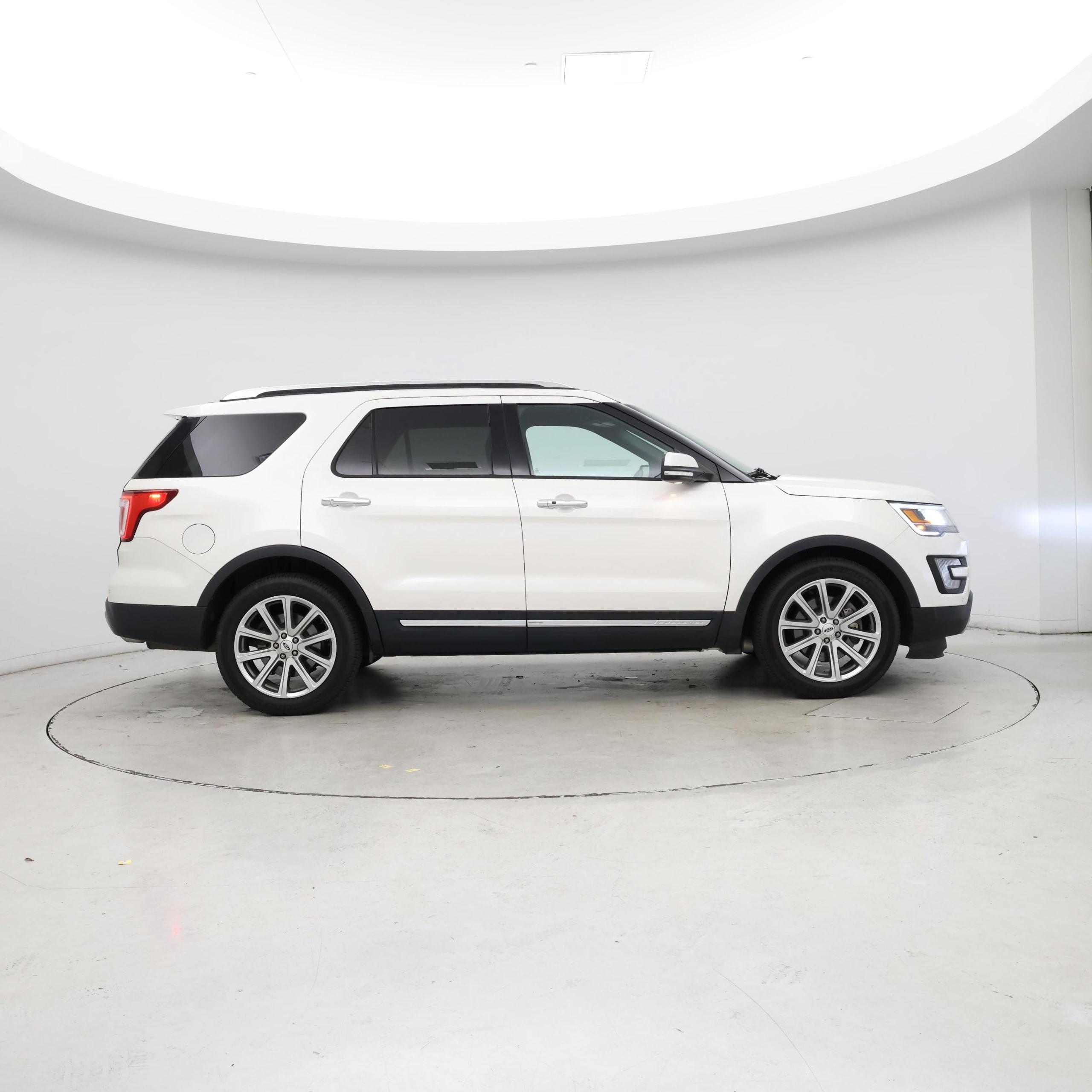 Thumbnail: 2017 Ford Explorer - 7