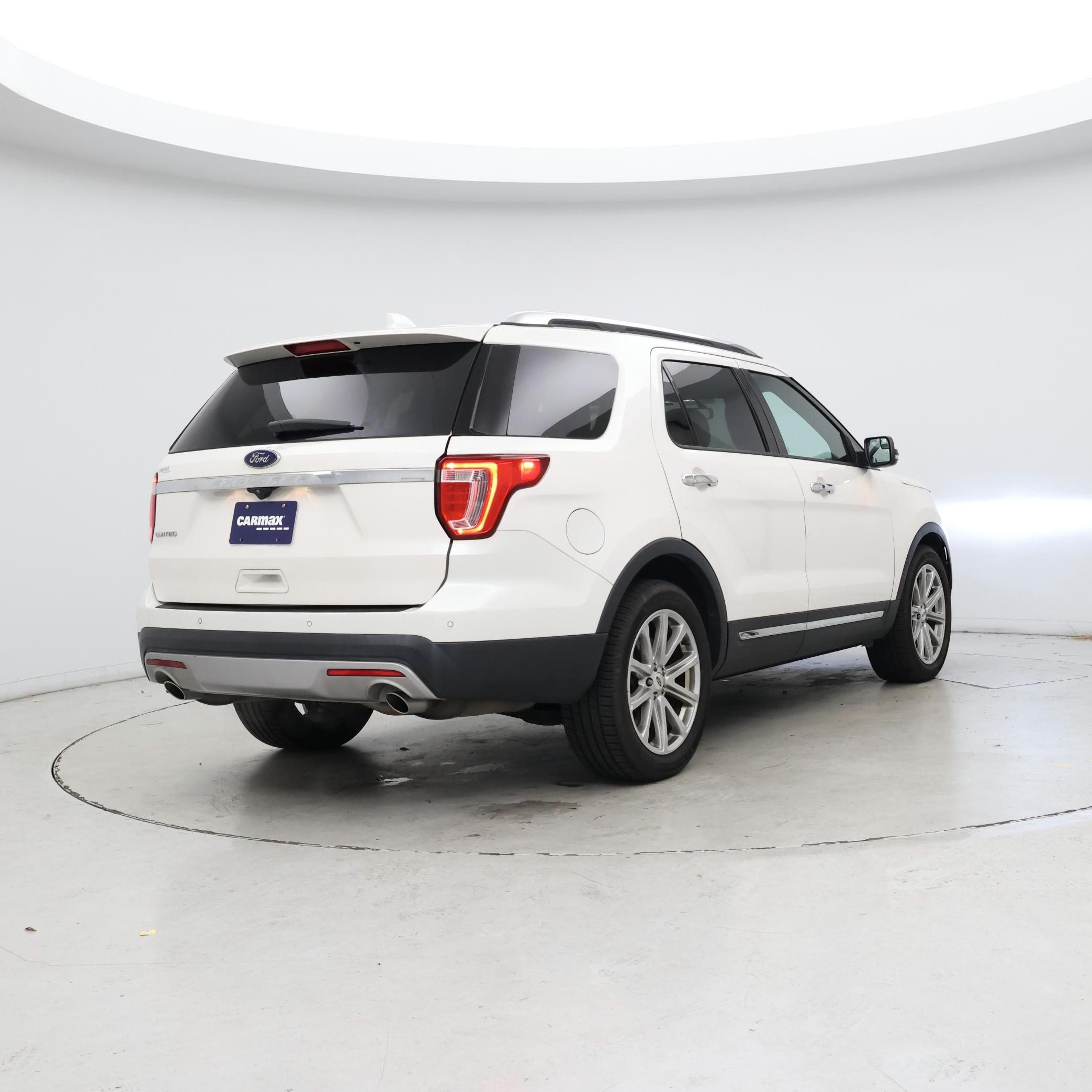 Thumbnail: 2017 Ford Explorer - 8