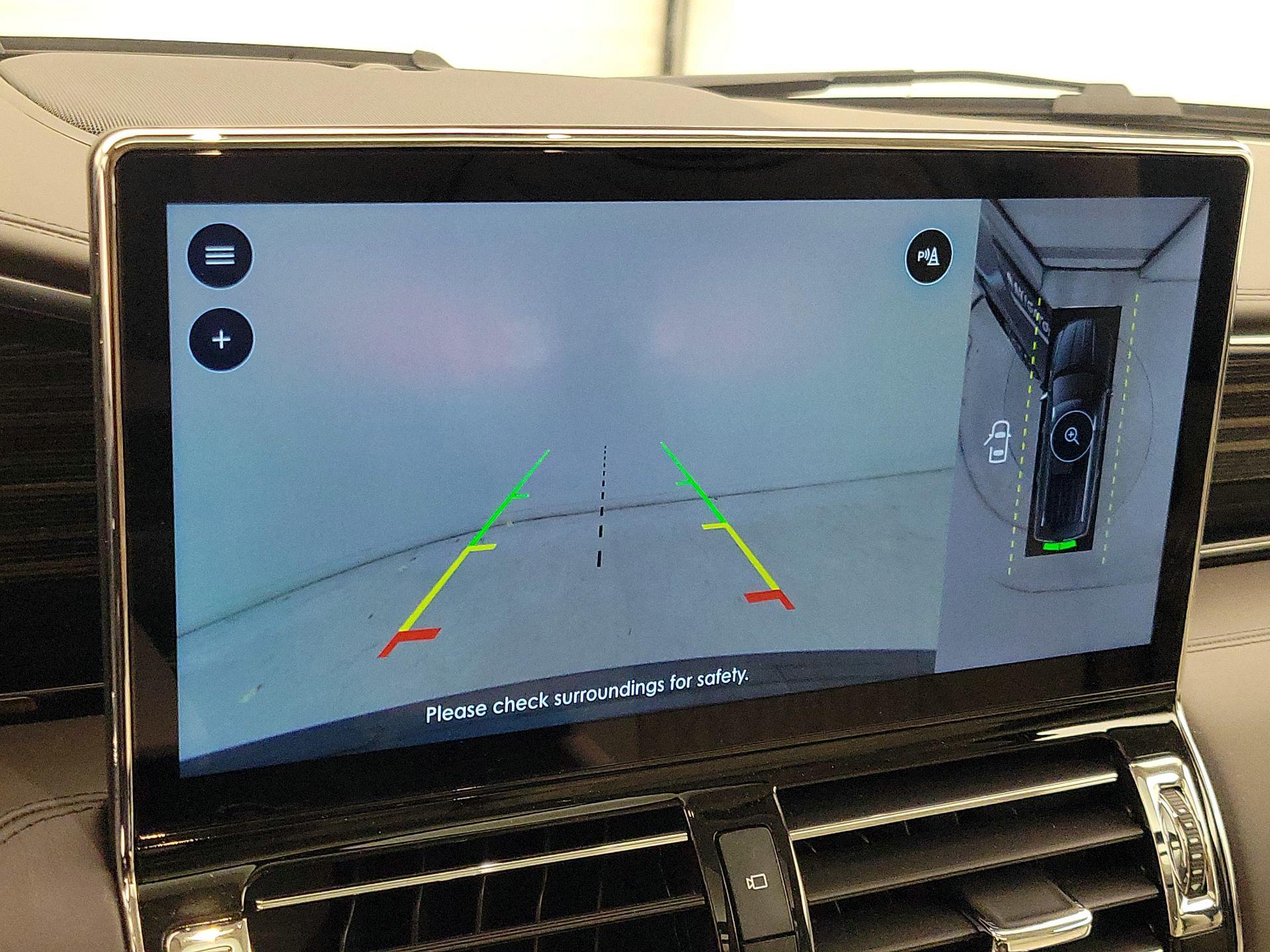 Thumbnail: 2024 Lincoln Navigator L - 14