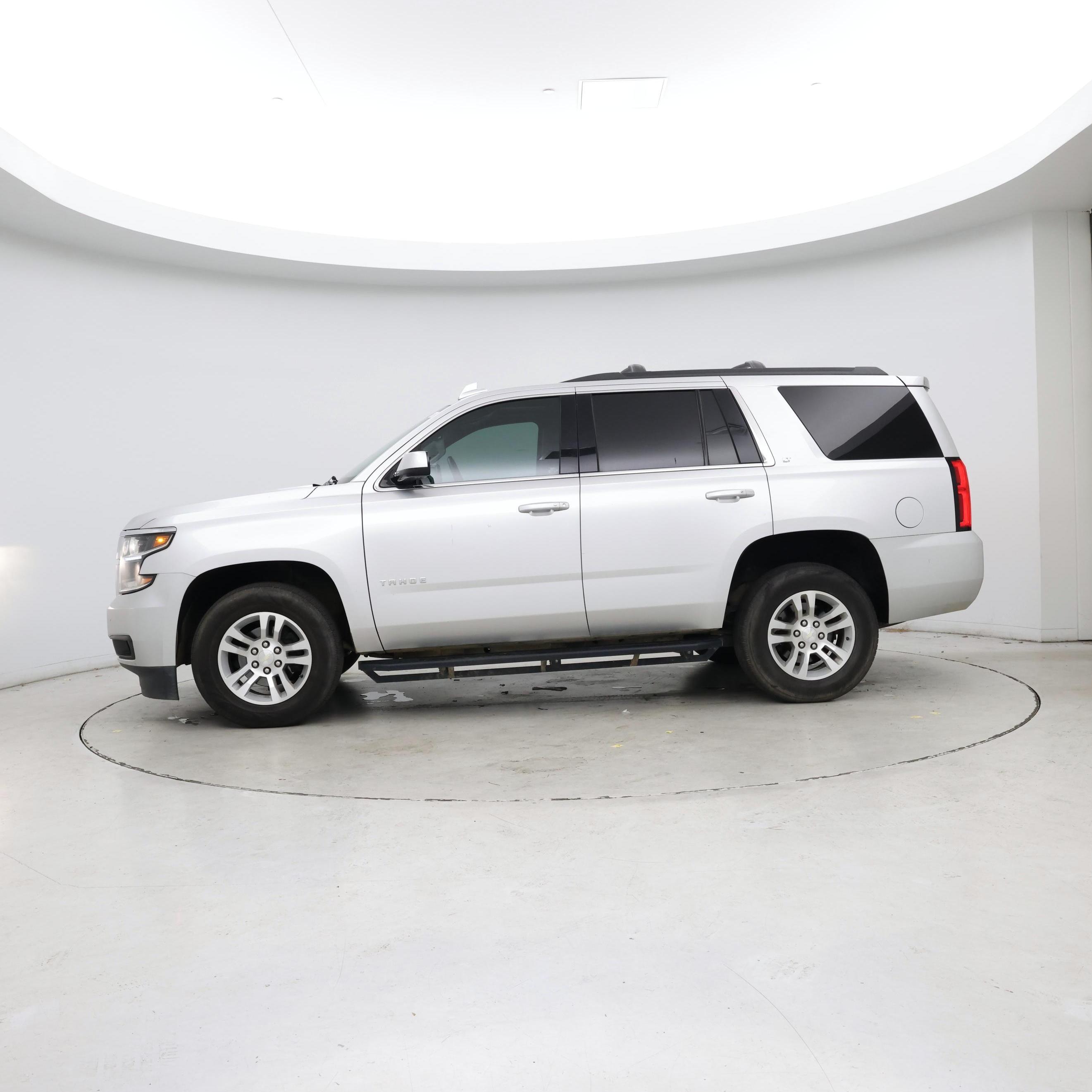 Thumbnail: 2019 Chevrolet Tahoe - 3