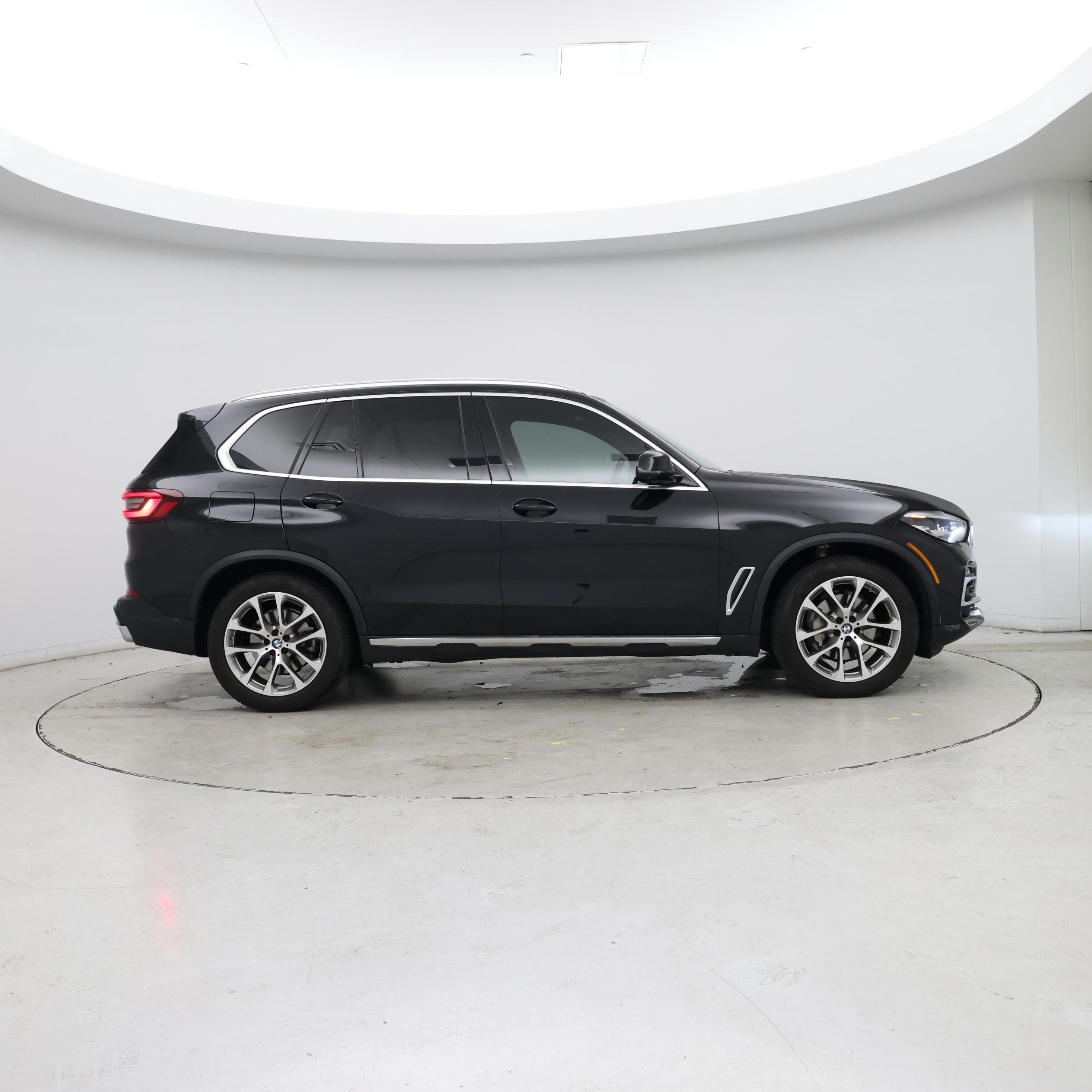 Thumbnail: 2021 BMW X5 - 7
