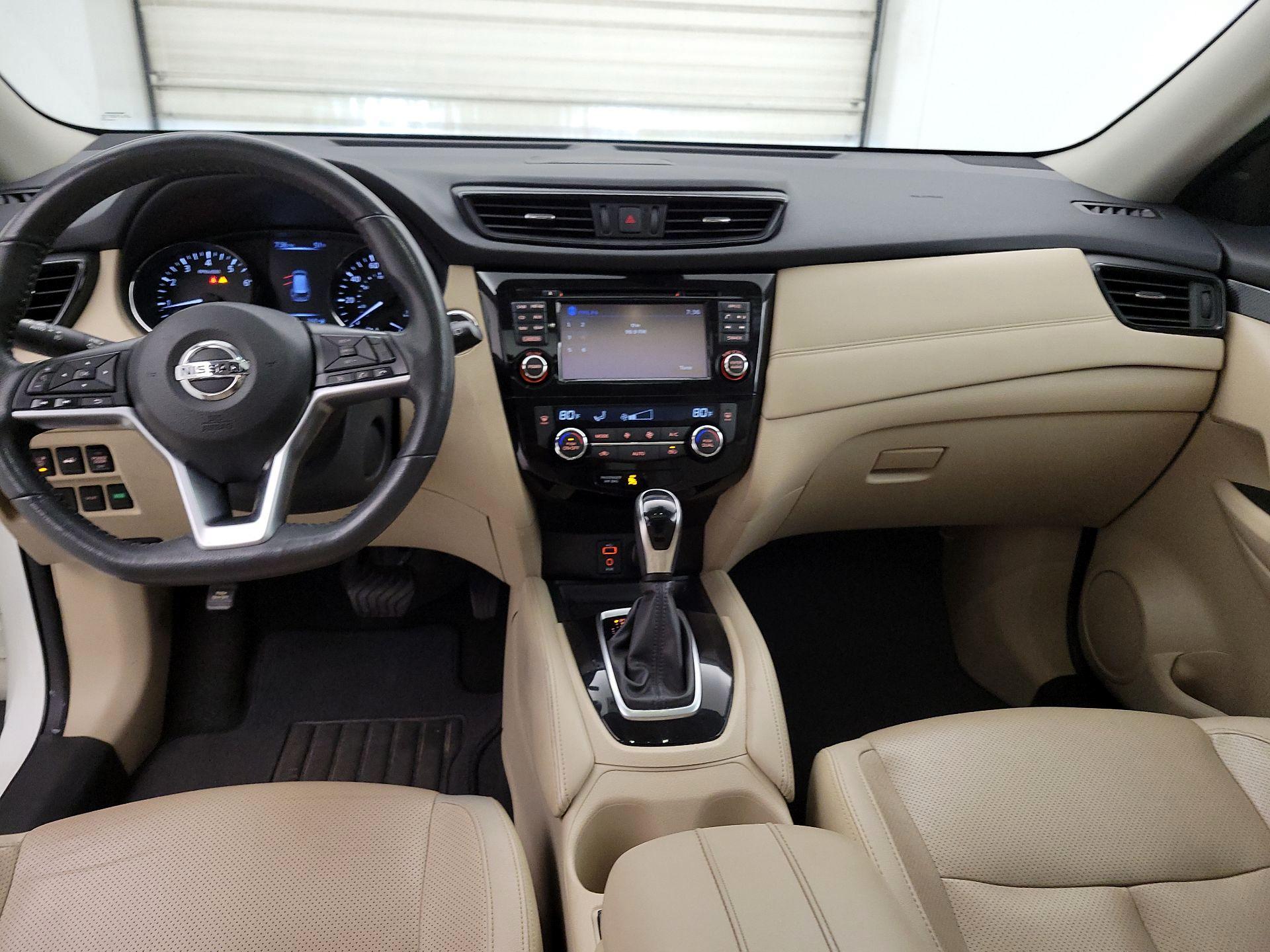 Thumbnail: 2017 Nissan Rogue - 9