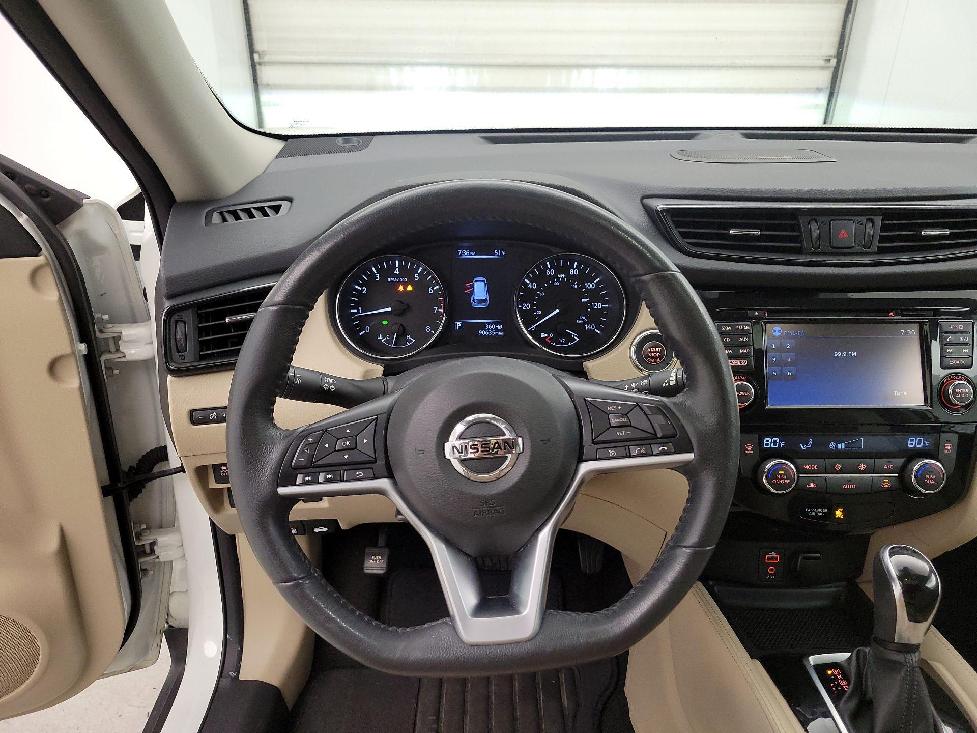 Thumbnail: 2017 Nissan Rogue - 10