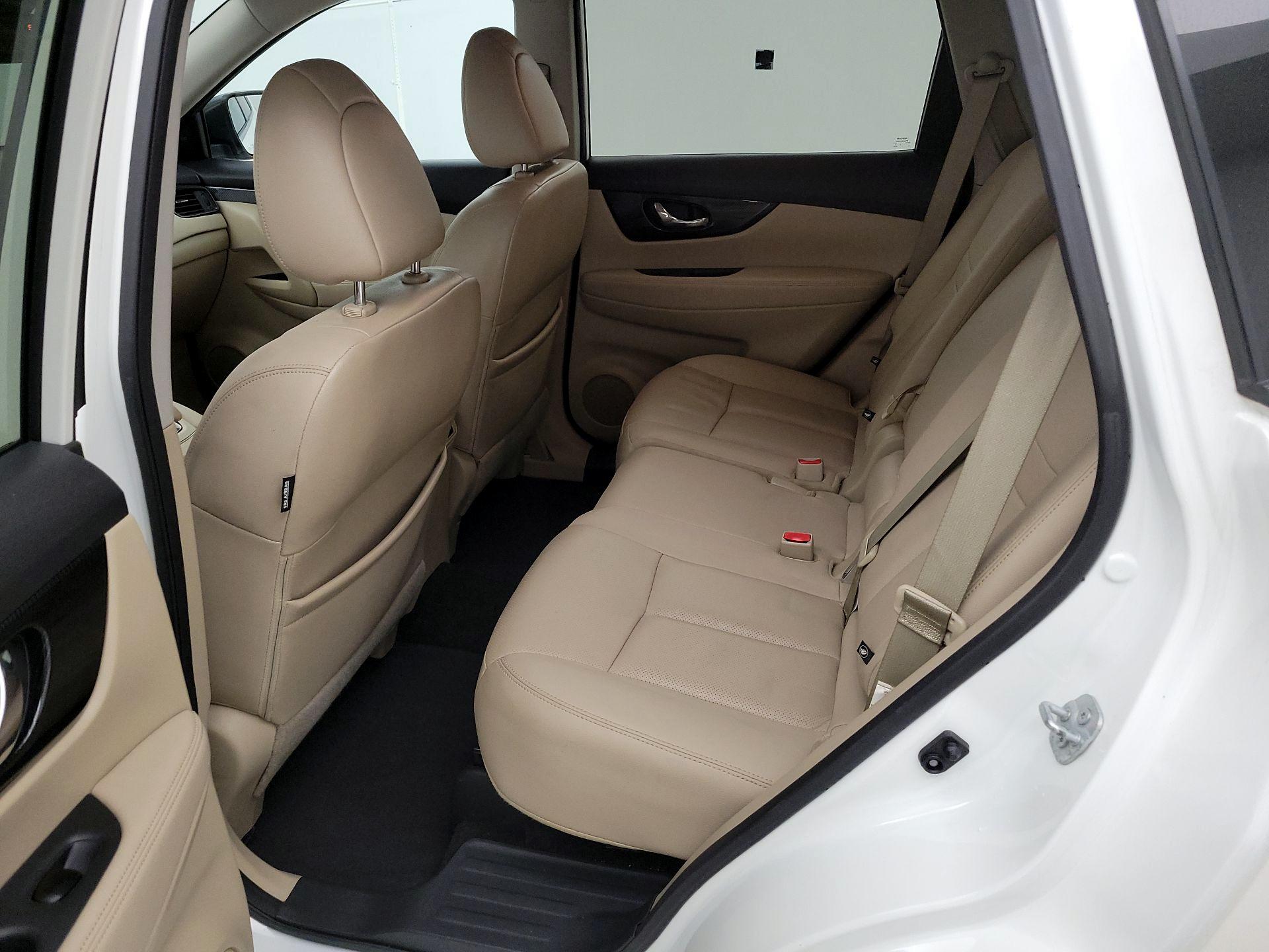 Thumbnail: 2017 Nissan Rogue - 20