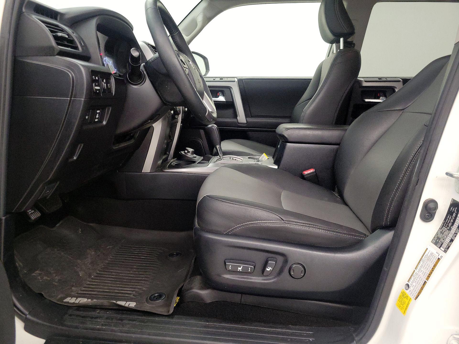 Thumbnail: 2020 Toyota 4Runner - 11