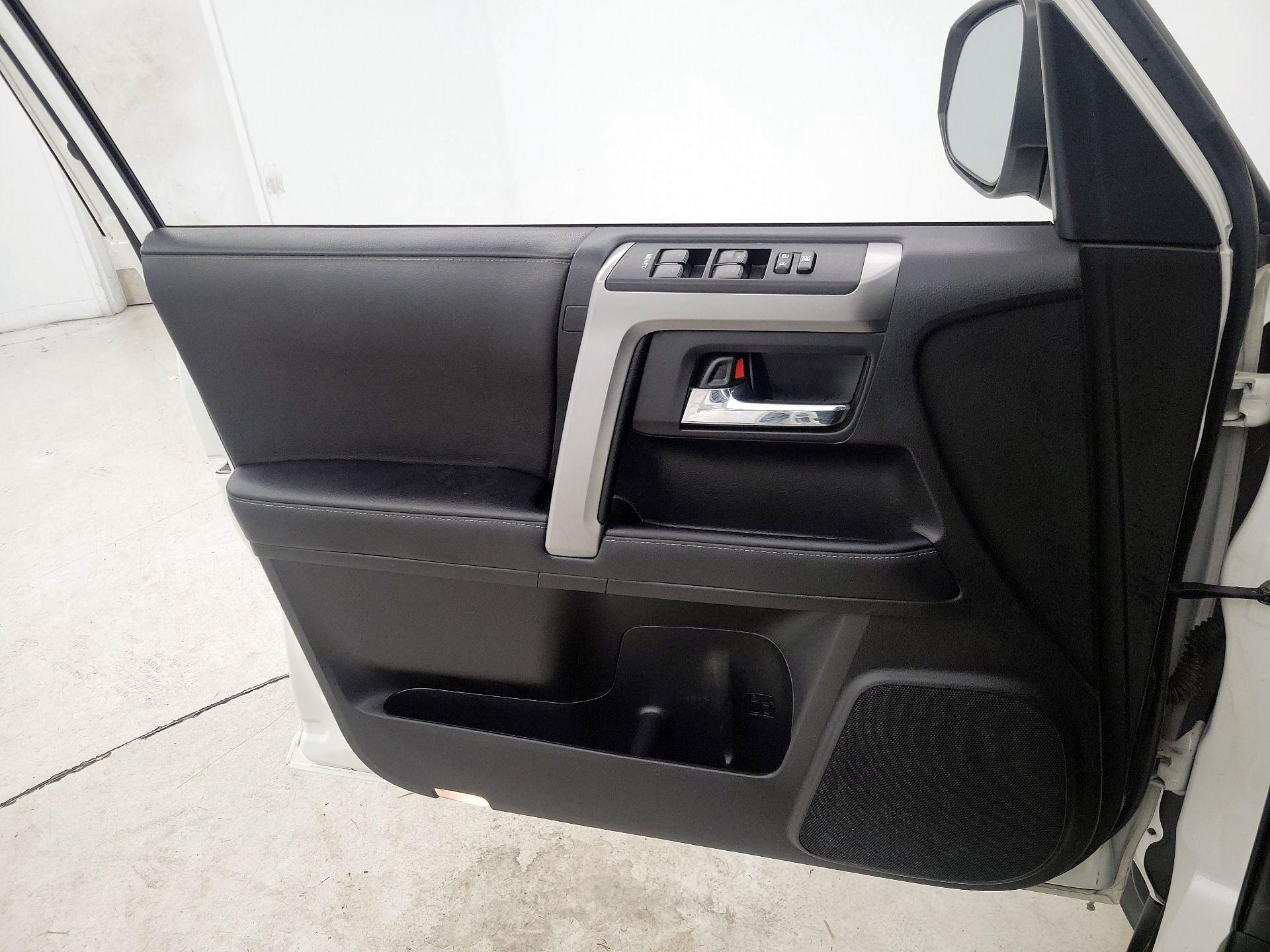 Thumbnail: 2020 Toyota 4Runner - 12