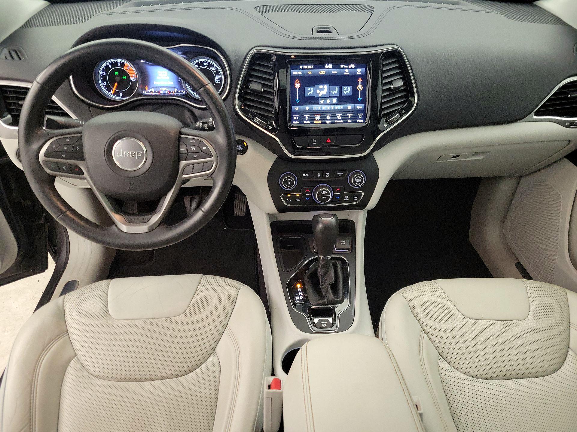 Thumbnail: 2019 Jeep Cherokee - 9