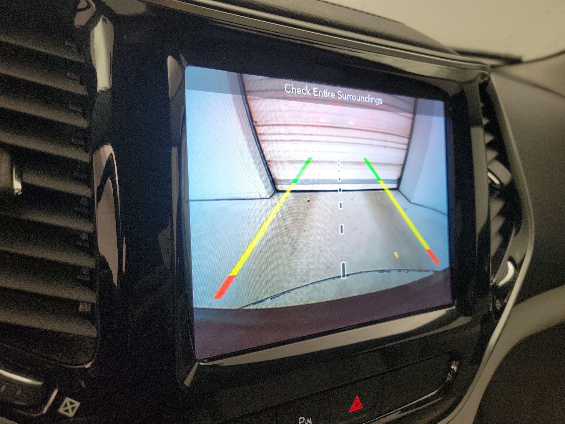 Thumbnail: 2019 Jeep Cherokee - 14