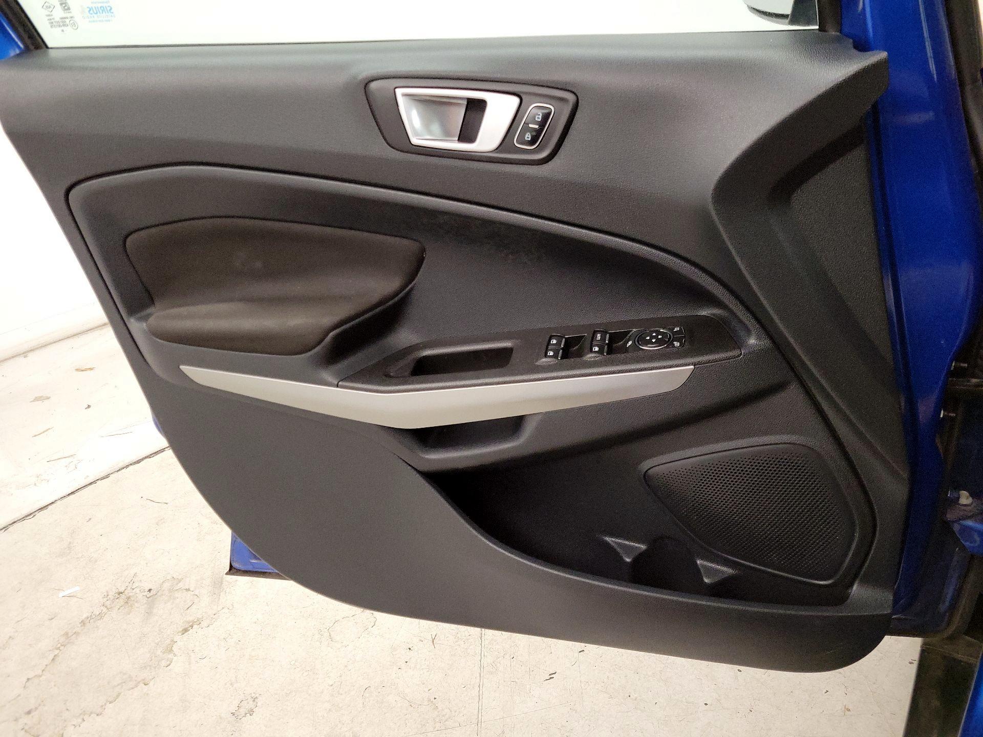 Thumbnail: 2018 Ford EcoSport - 12