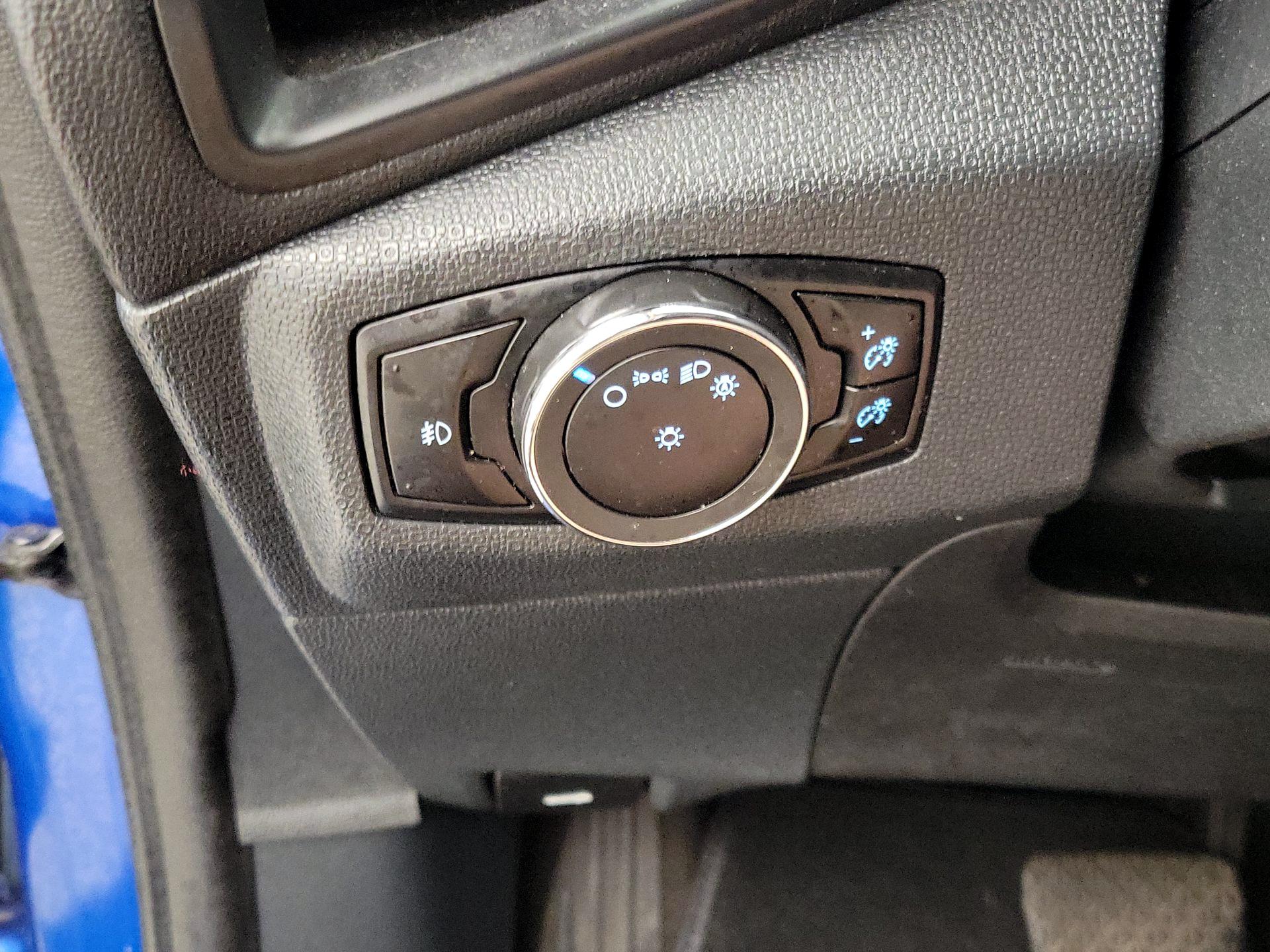 Thumbnail: 2018 Ford EcoSport - 13