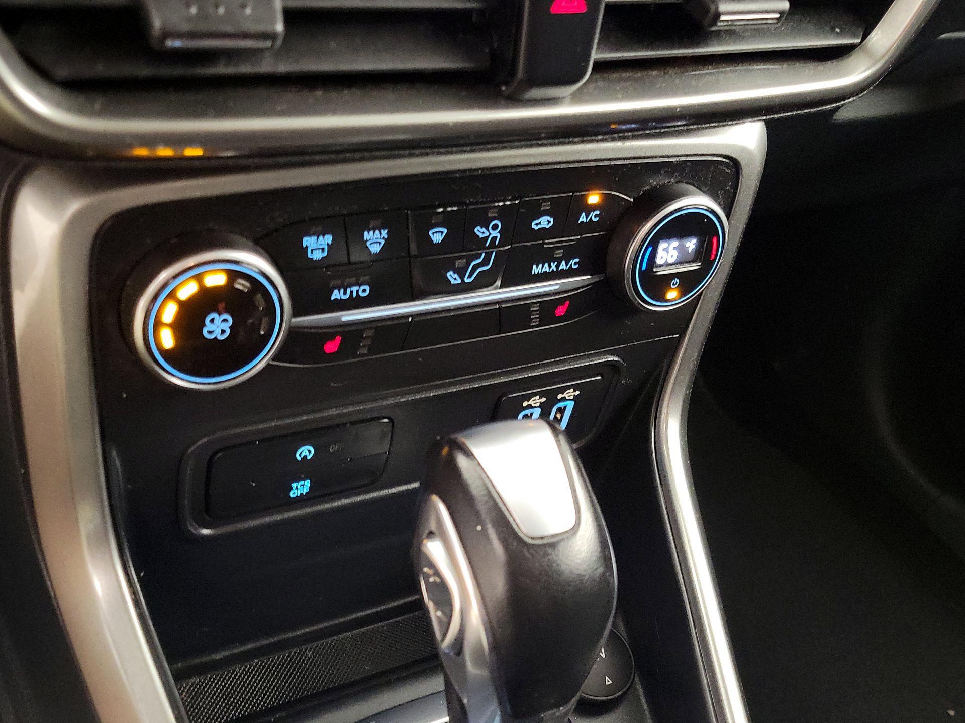 Thumbnail: 2018 Ford EcoSport - 16