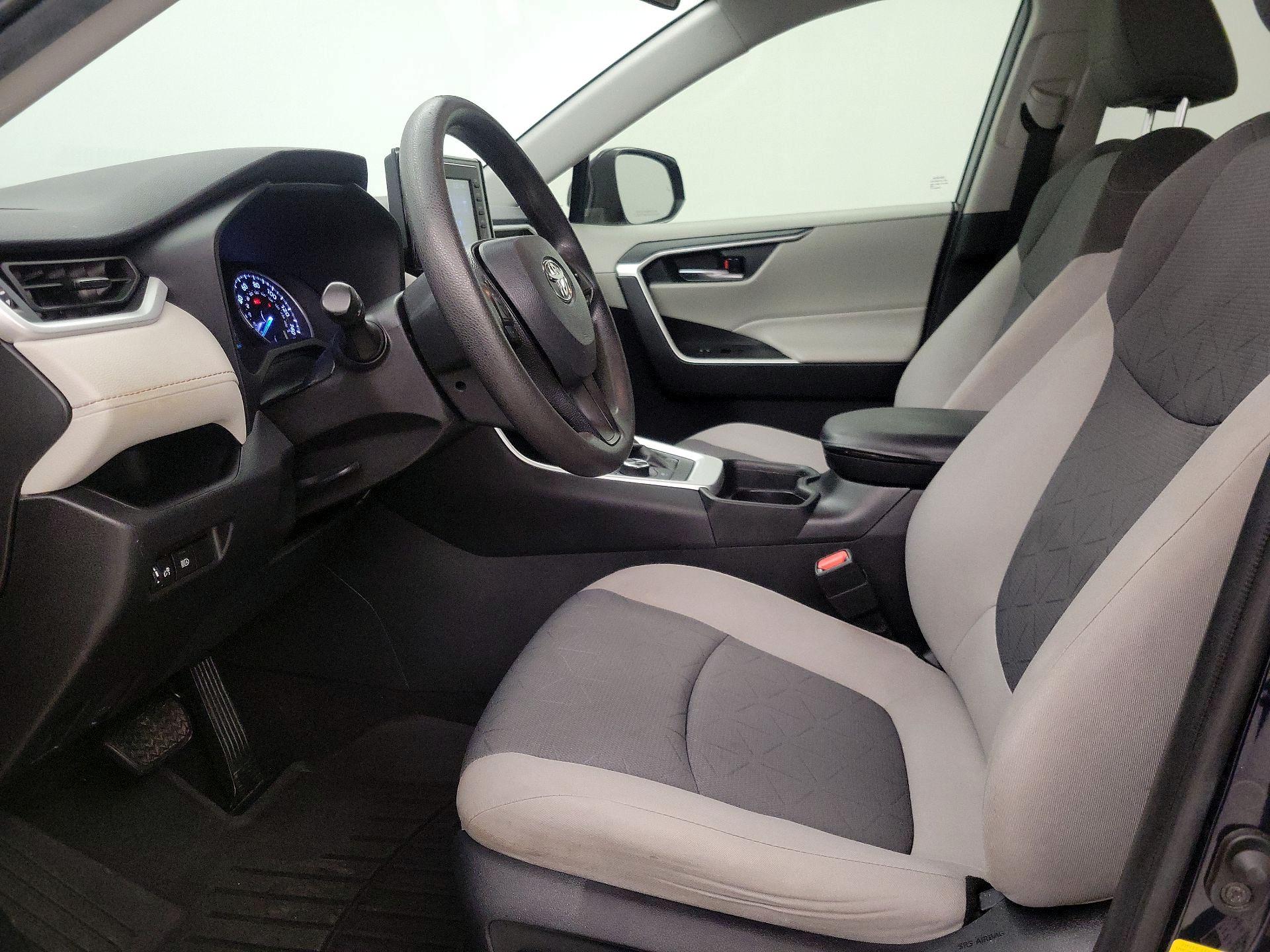 Thumbnail: 2021 Toyota RAV4 - 11