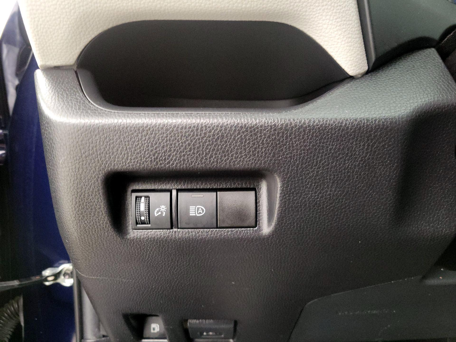 Thumbnail: 2021 Toyota RAV4 - 13