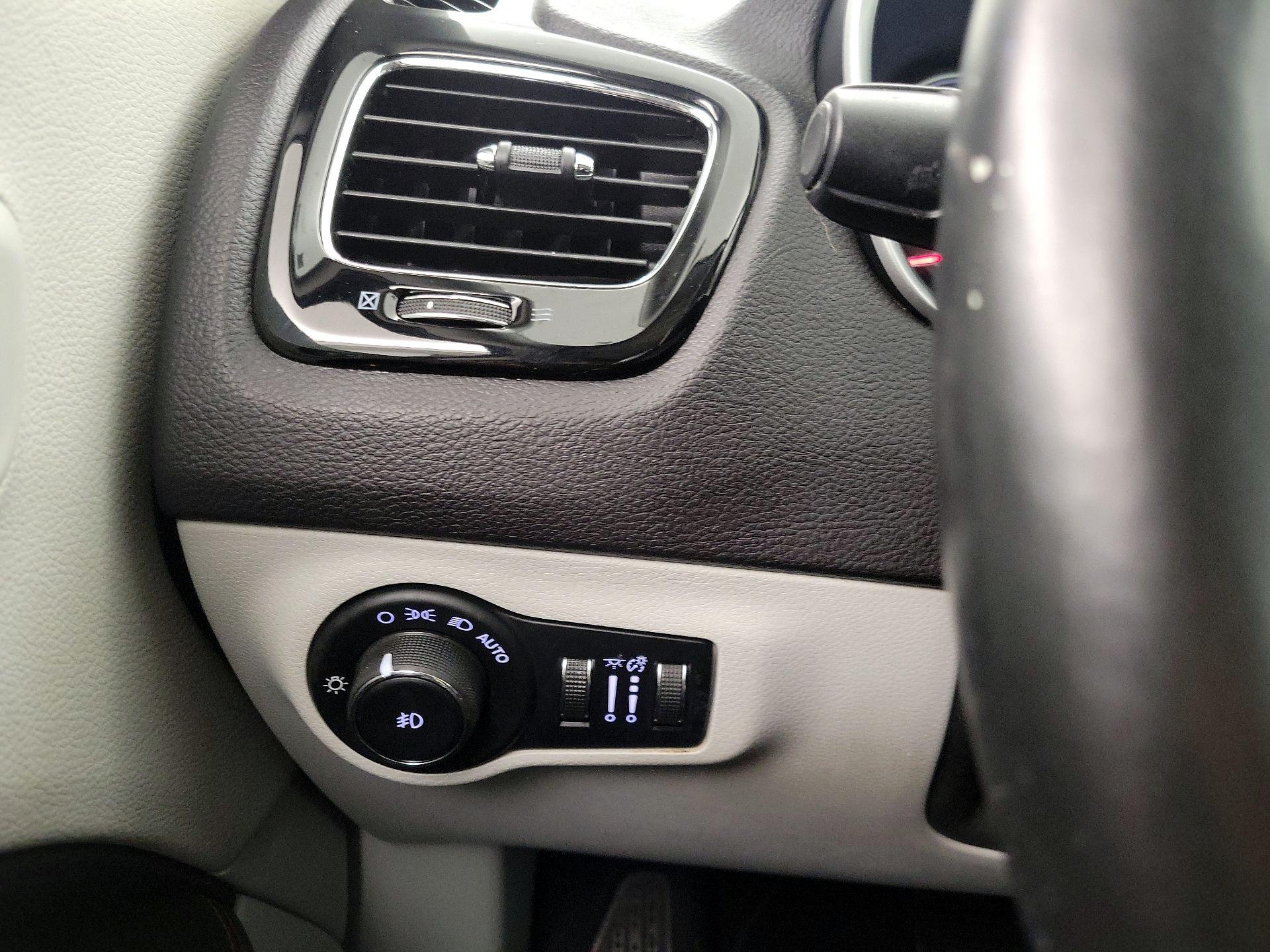 Thumbnail: 2018 Jeep Compass - 13