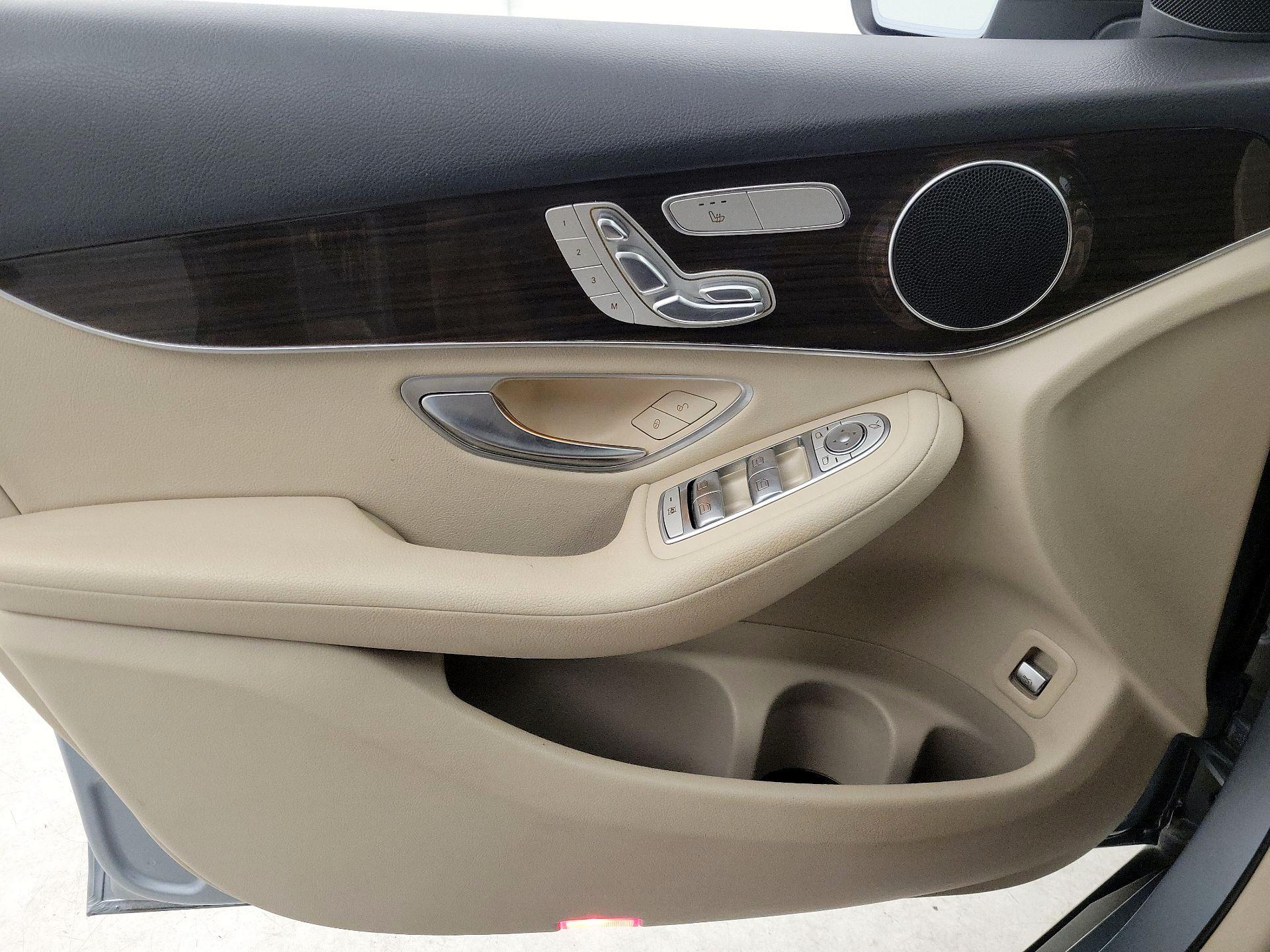 Thumbnail: 2021 Mercedes-Benz GLC - 12