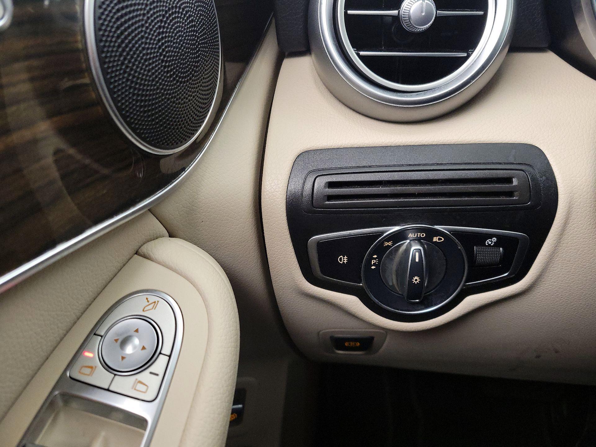 Thumbnail: 2021 Mercedes-Benz GLC - 13