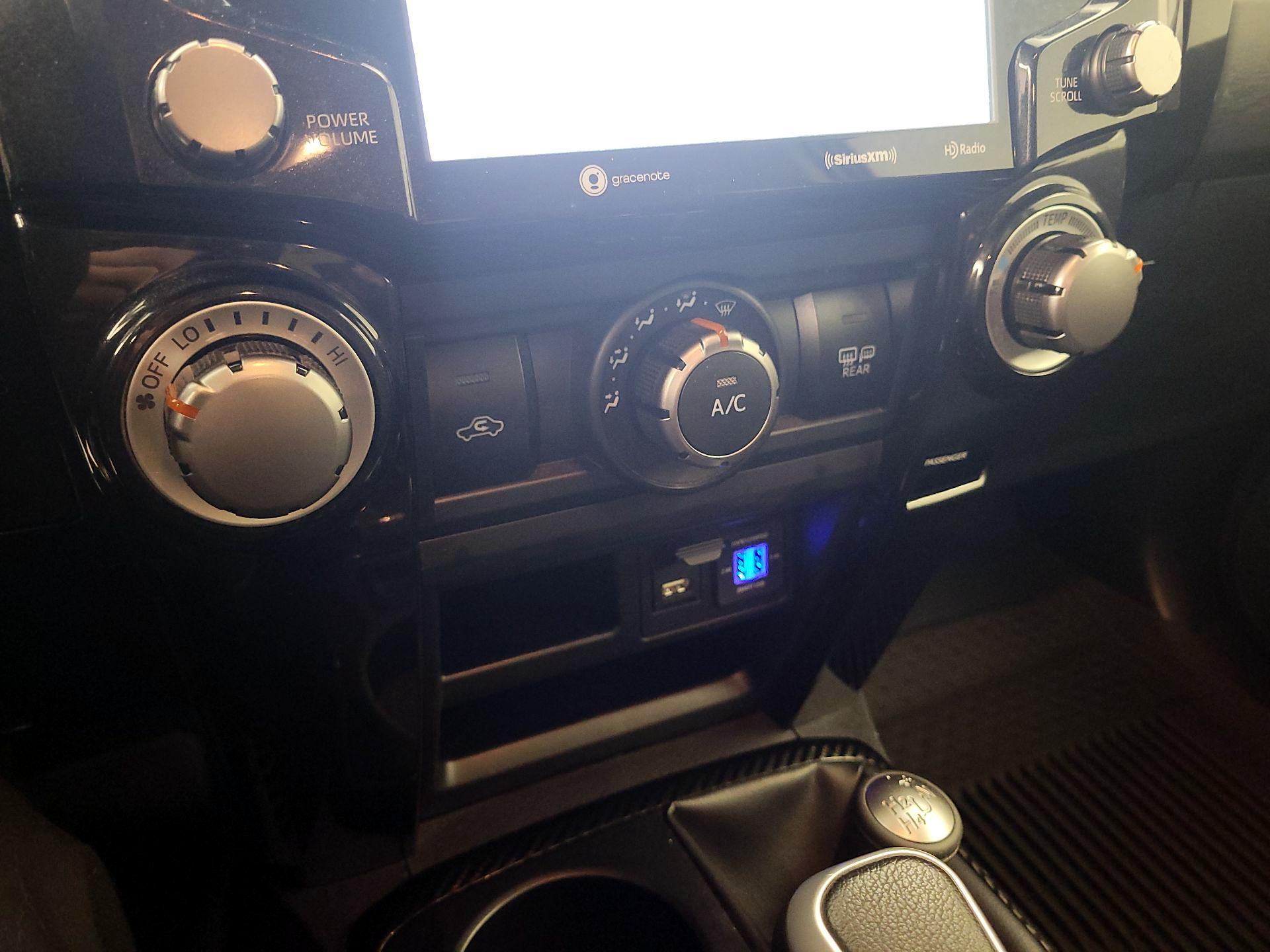 Thumbnail: 2022 Toyota 4Runner - 16