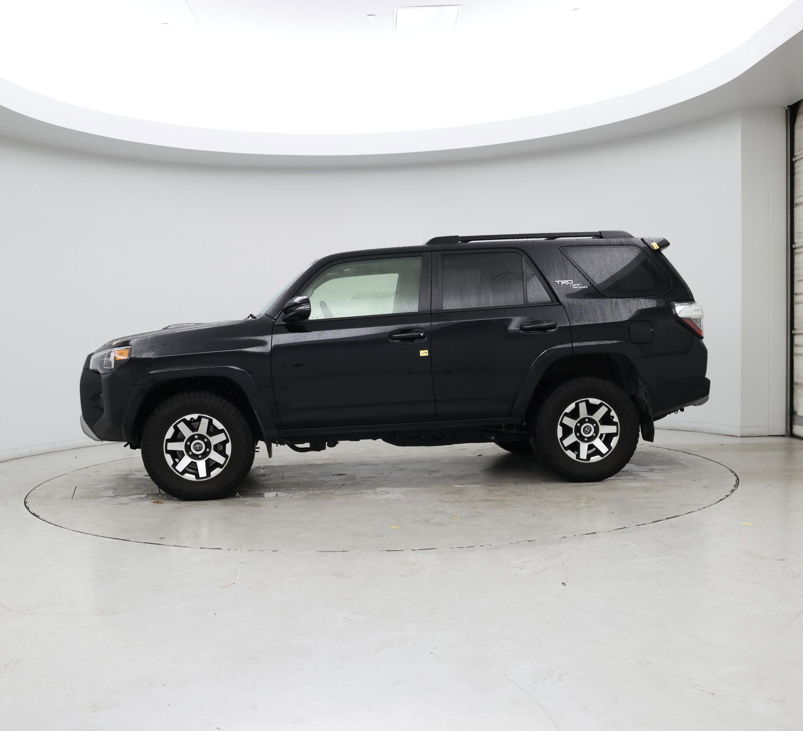 Thumbnail: 2022 Toyota 4Runner - 3