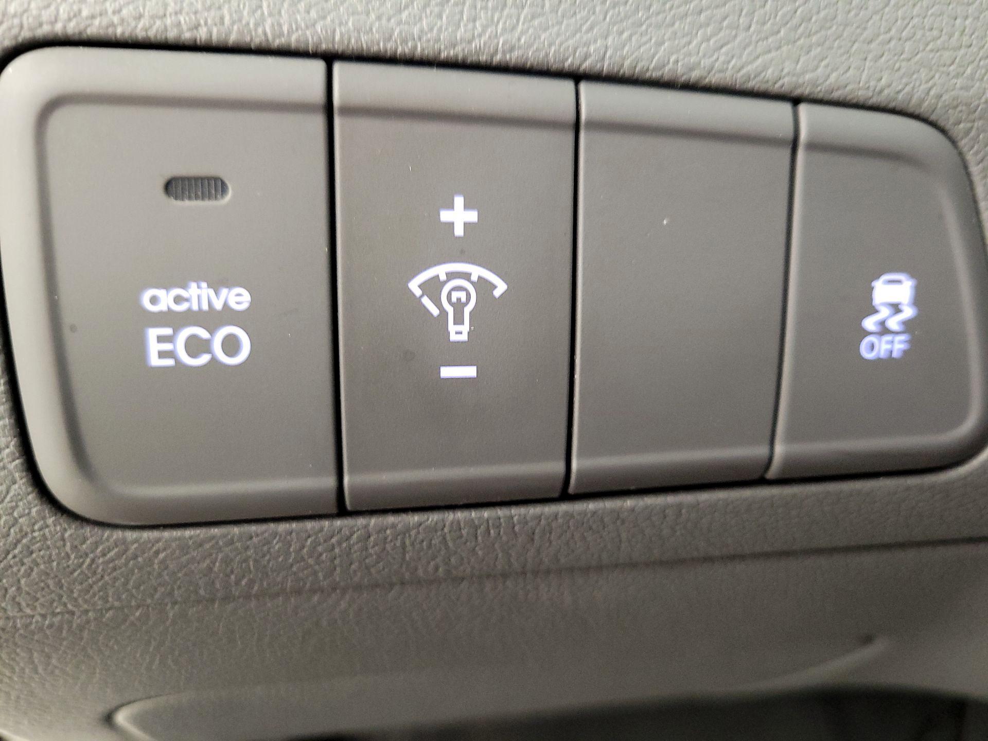 Thumbnail: 2016 Hyundai Elantra - 13