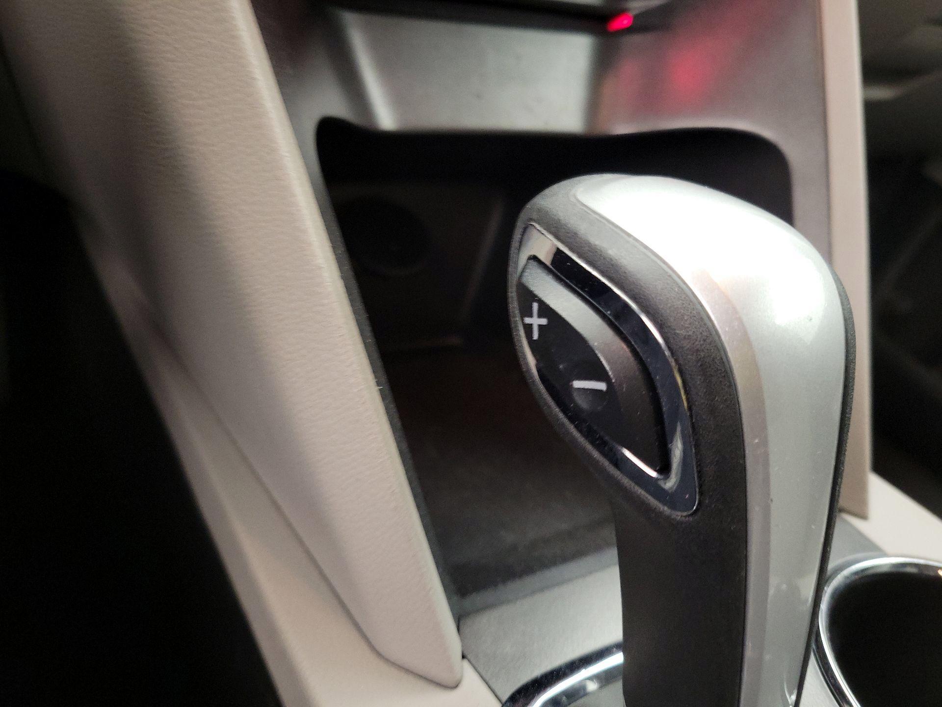 Thumbnail: 2015 GMC Terrain - 18