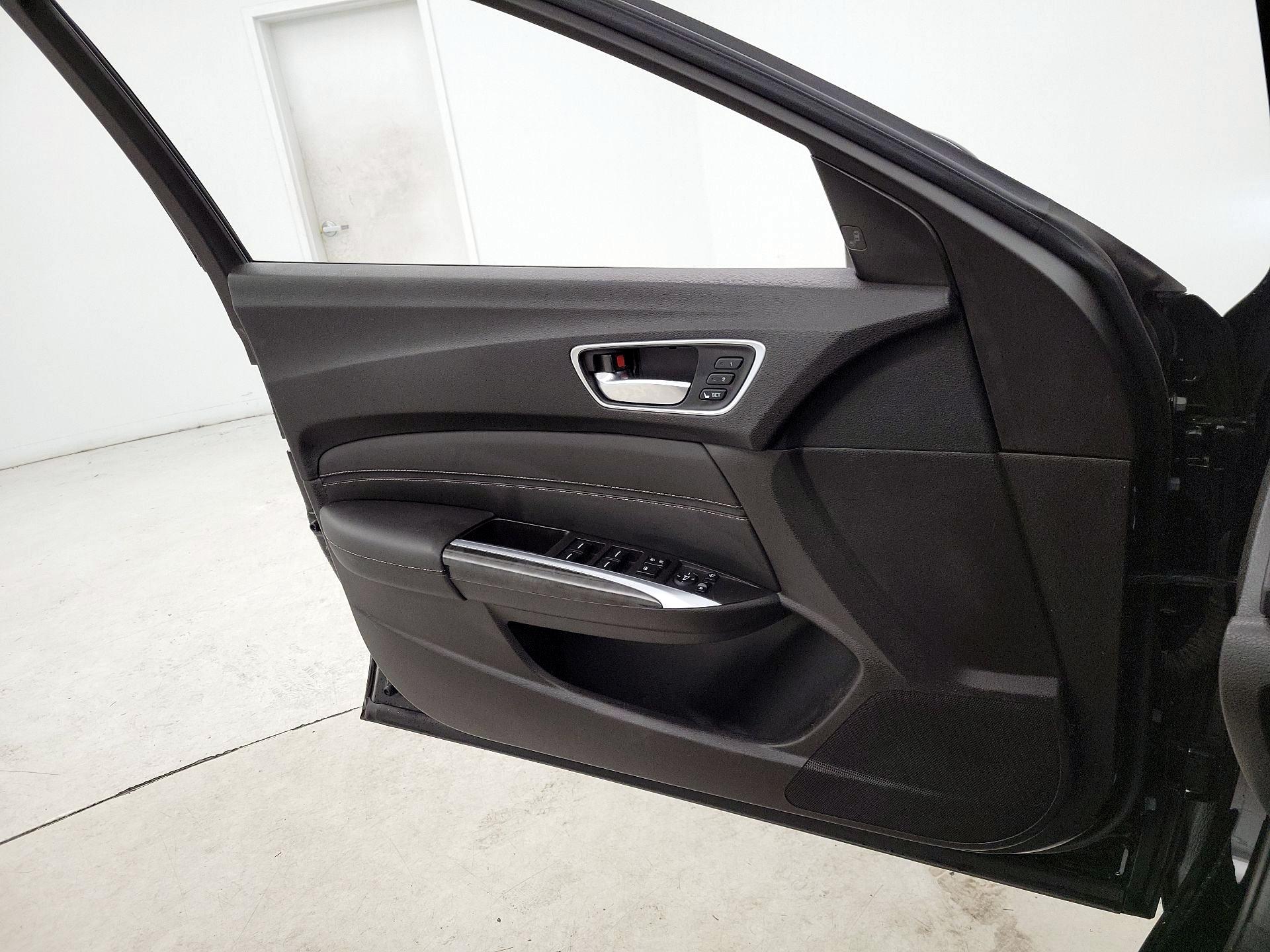 Thumbnail: 2018 Acura TLX - 12