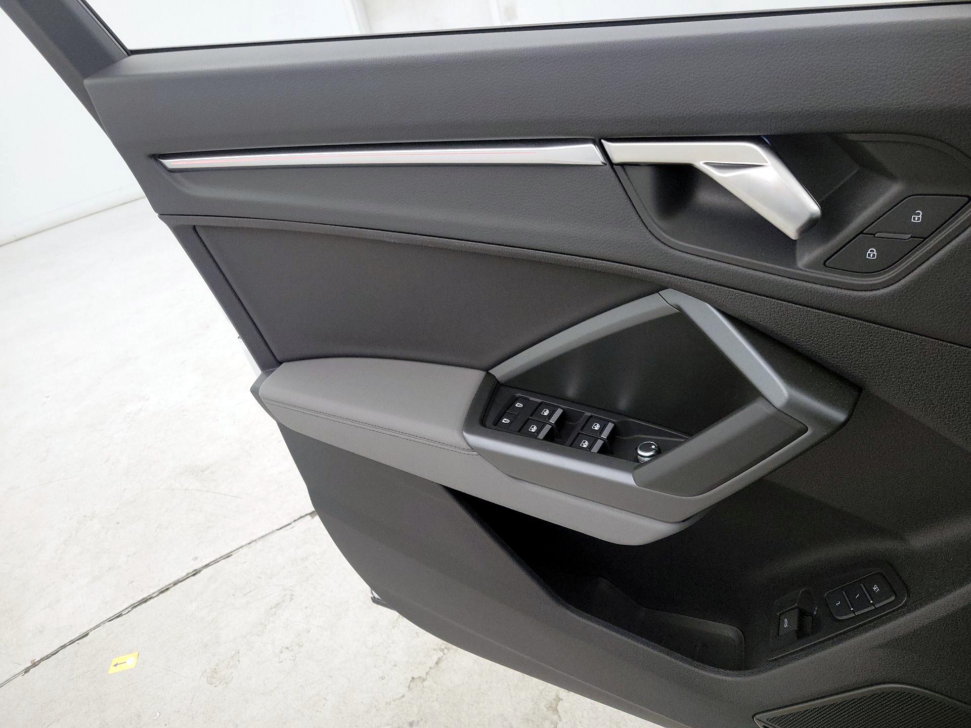 Thumbnail: 2024 Audi Q3 - 12